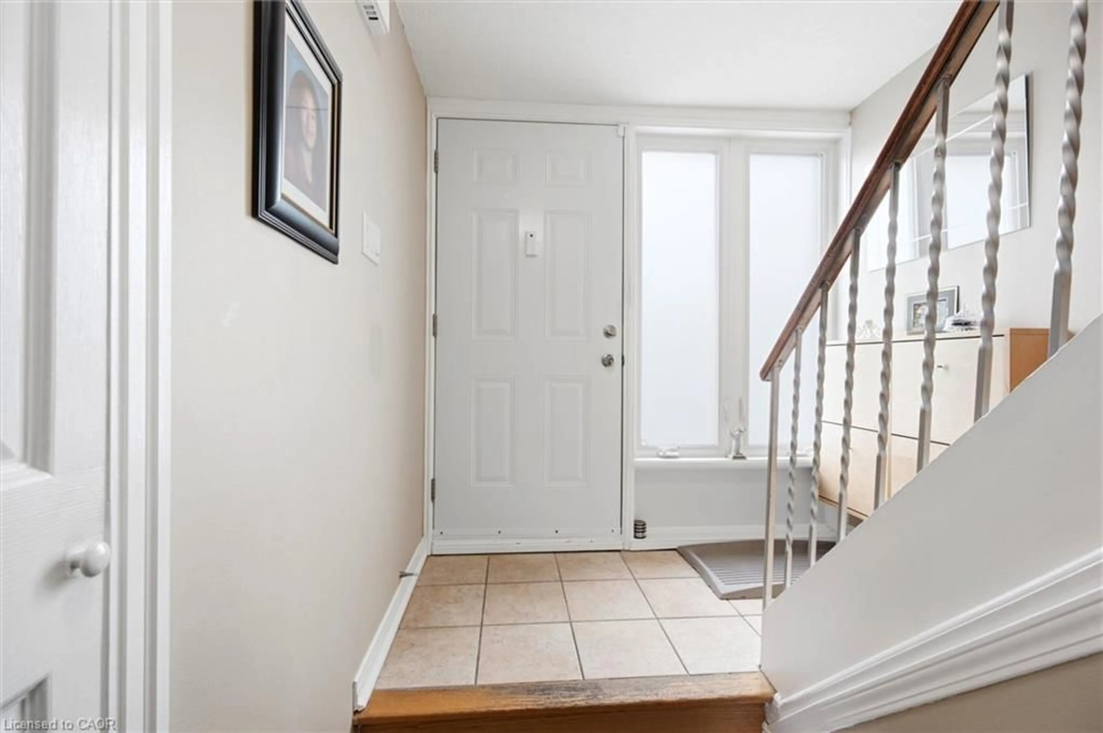 Indoor entryway for 3040 Constitution Blvd #147, Mississauga Ontario L4Y 3X7