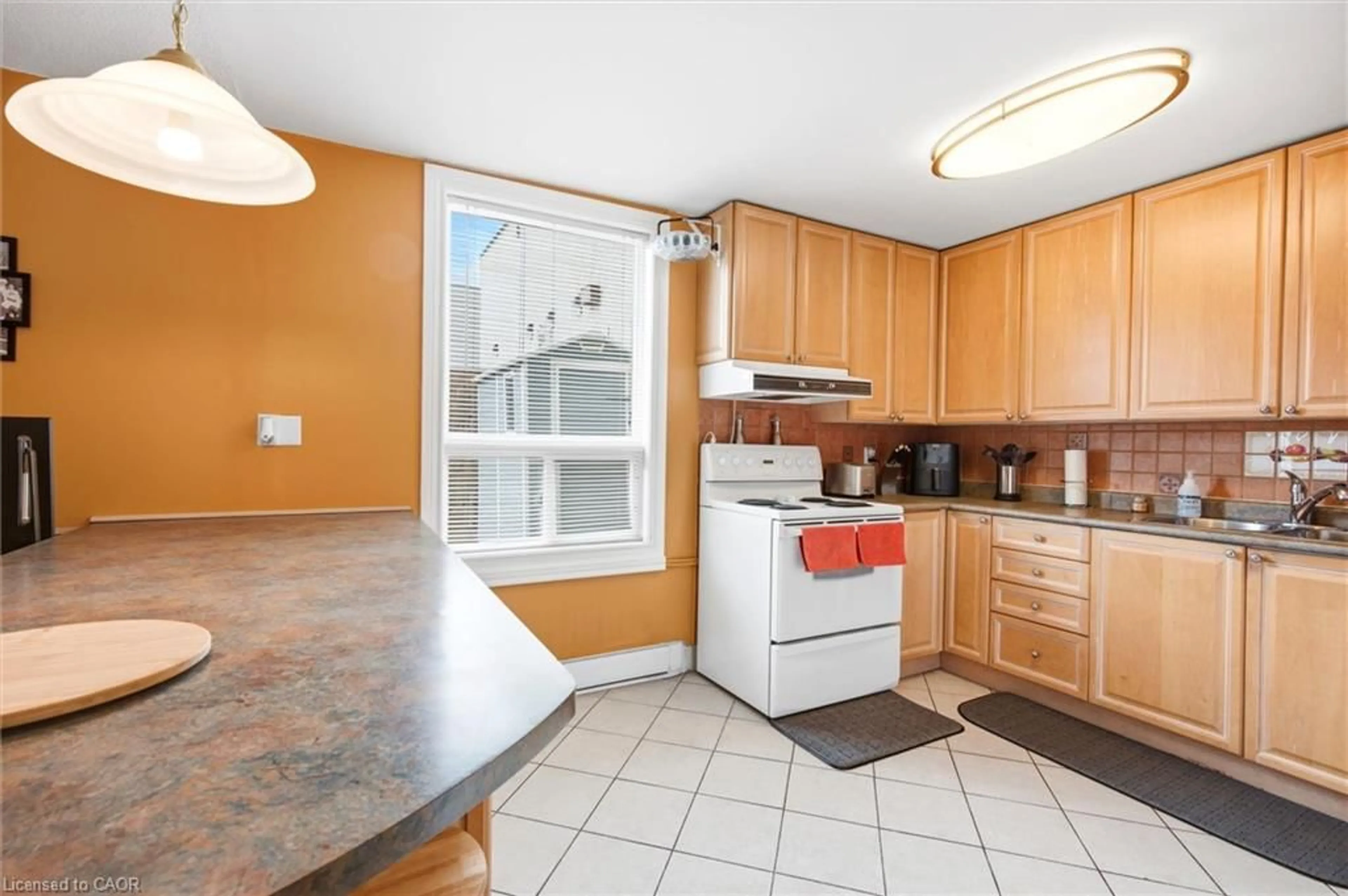 Standard kitchen, ceramic/tile floor for 3040 Constitution Blvd #147, Mississauga Ontario L4Y 3X7