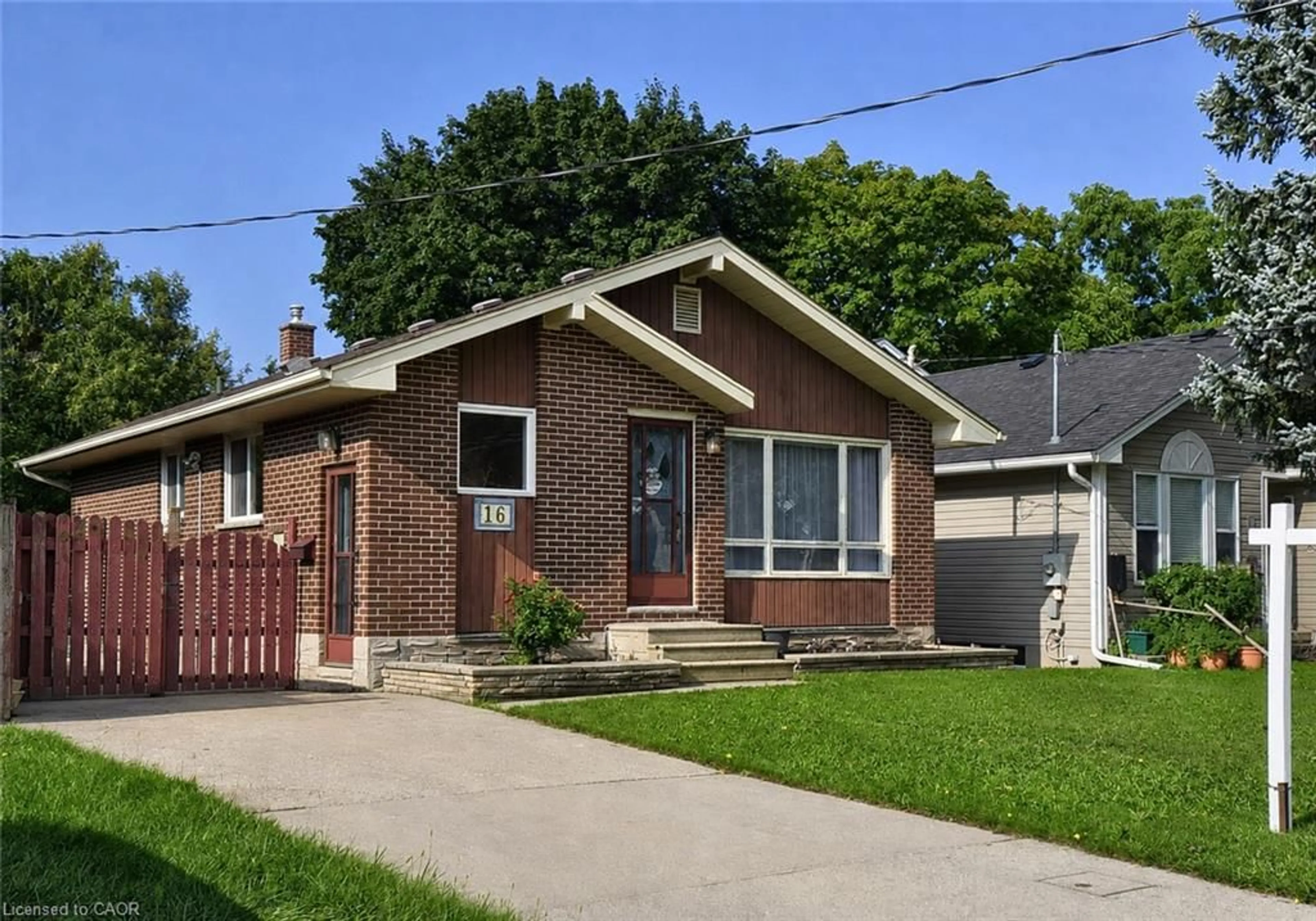 Home with brick exterior material, street for 16 Broadview Ave, Cambridge Ontario N1R 3V7
