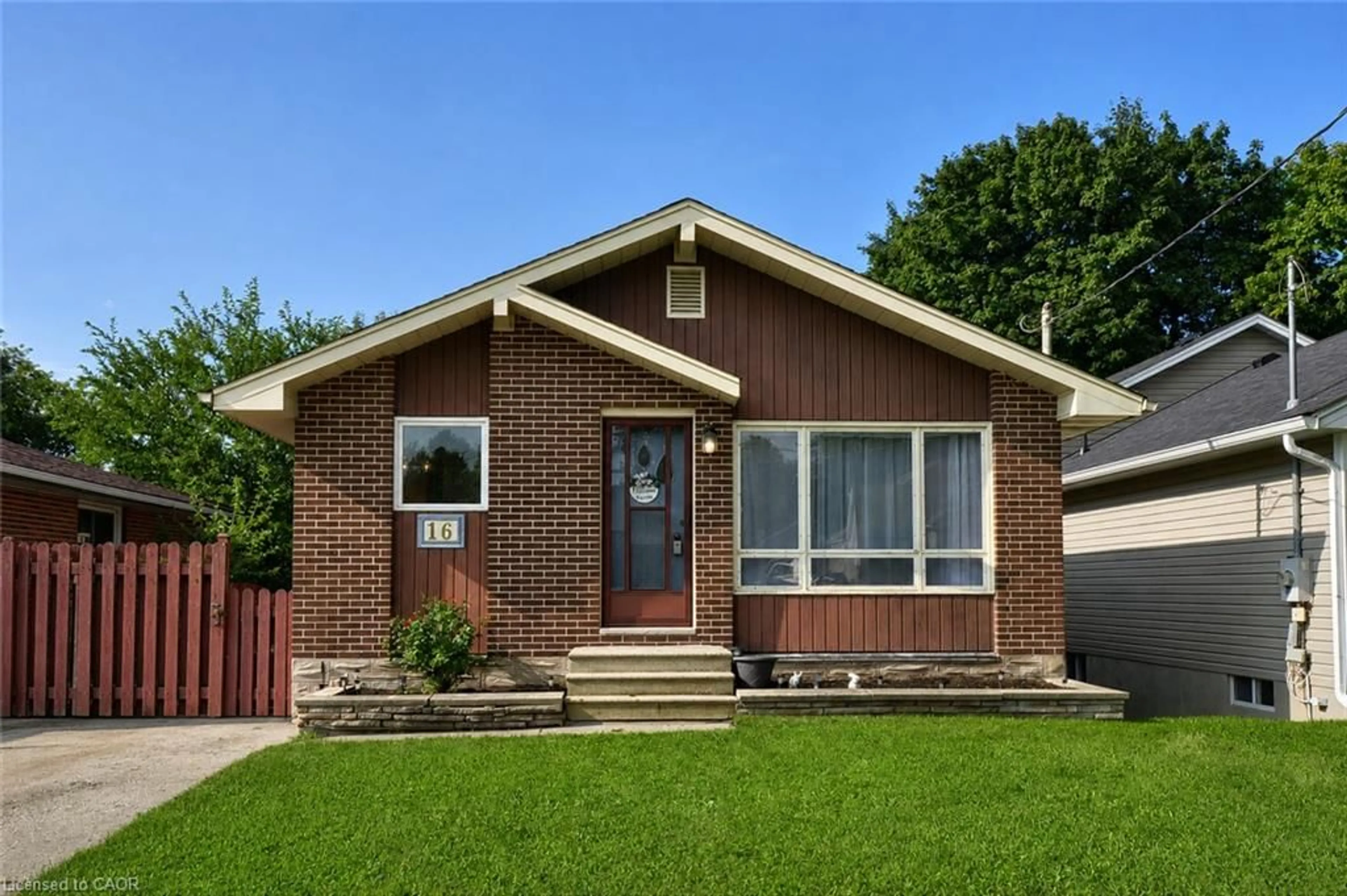 Home with brick exterior material, street for 16 Broadview Ave, Cambridge Ontario N1R 3V7