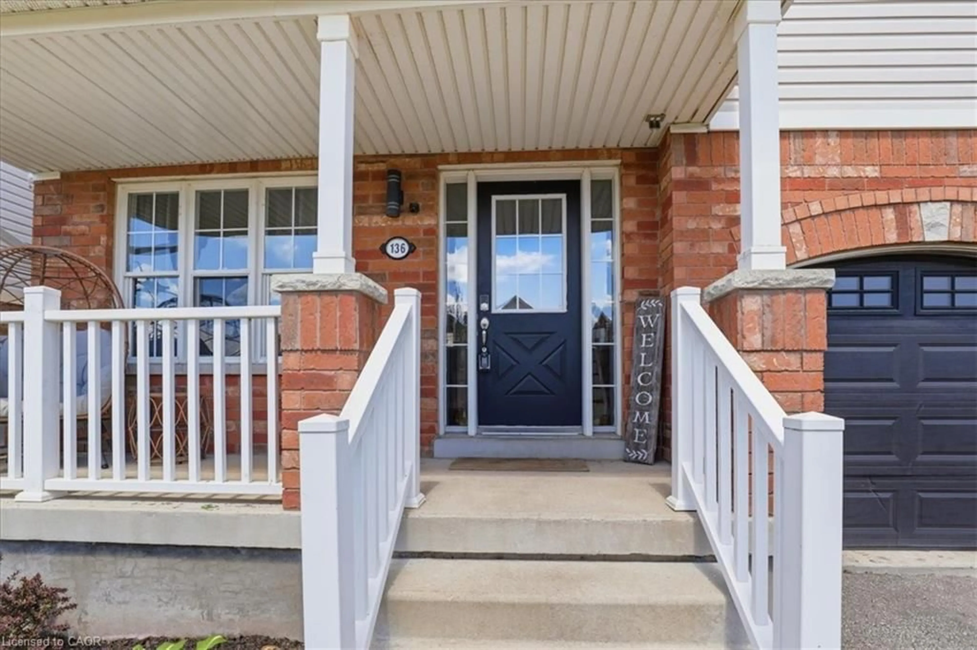Indoor entryway for 136 Carpenter Rd, Cambridge Ontario N1P 1J4