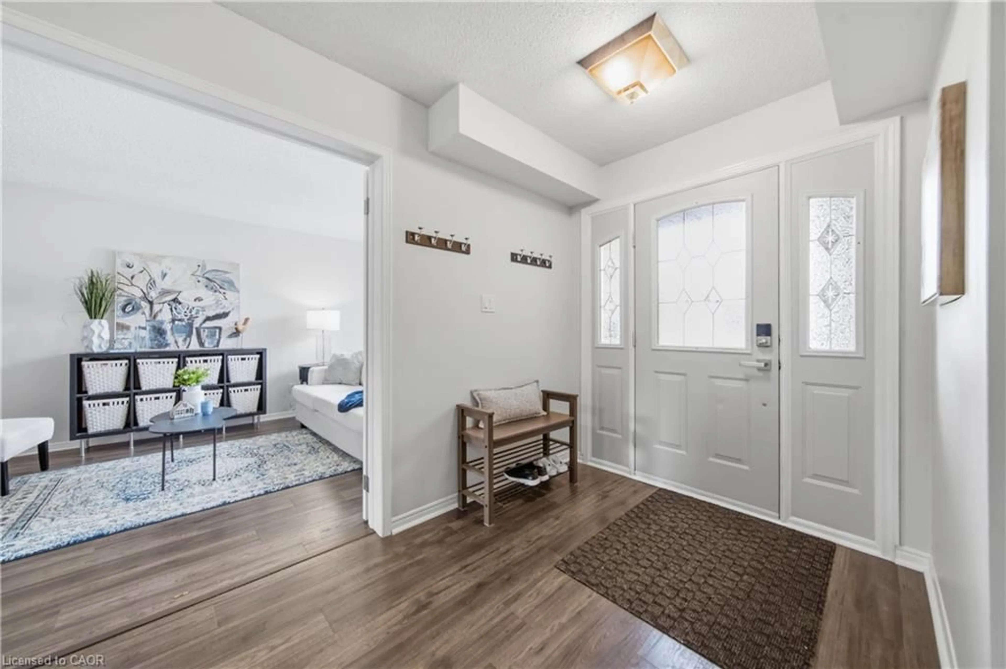 Indoor entryway for 475 Saginaw Pky, Cambridge Ontario N1T 1M6