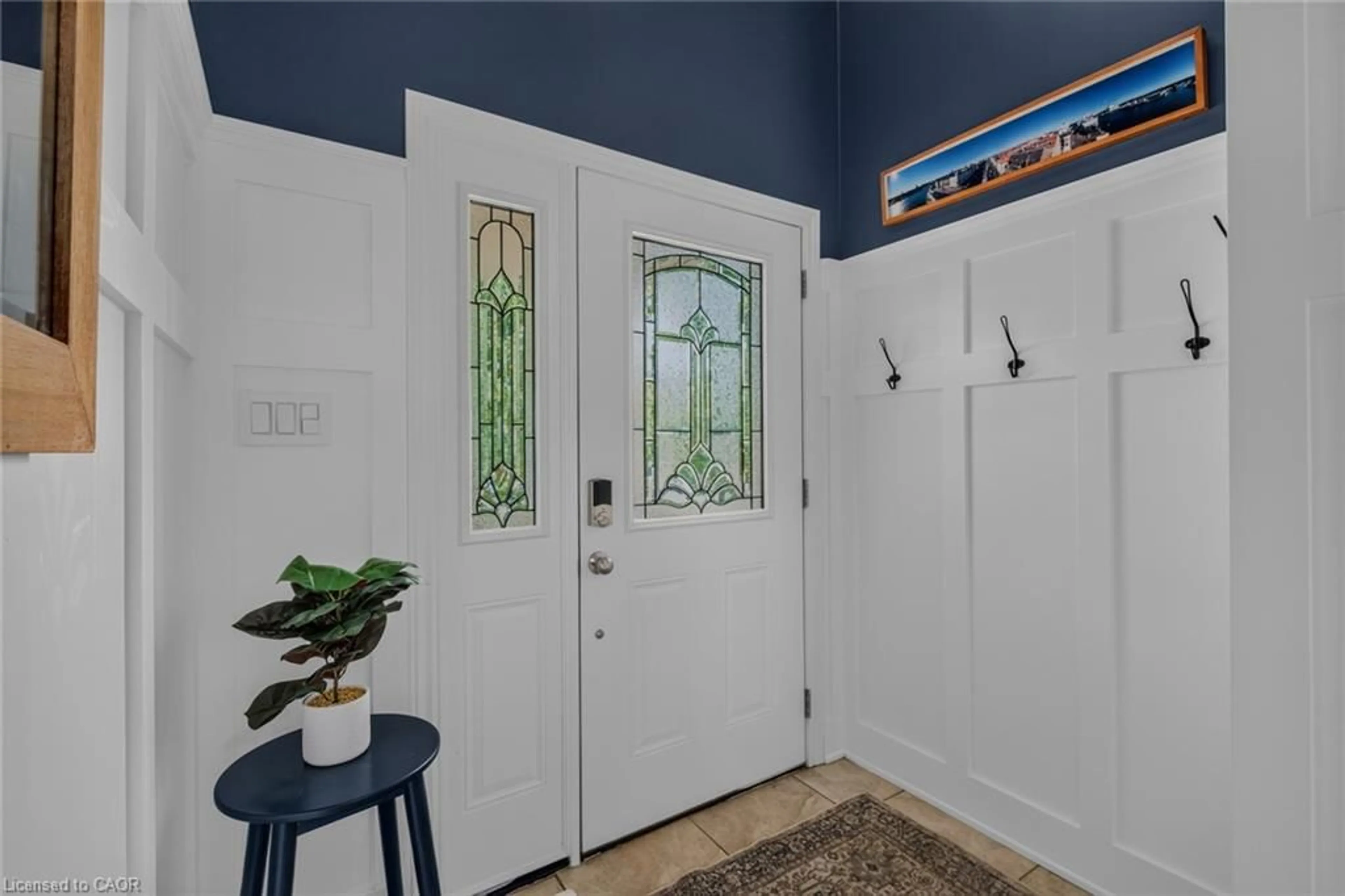 Indoor entryway for 174 Woodway Trail, Simcoe Ontario N3Y 0B8