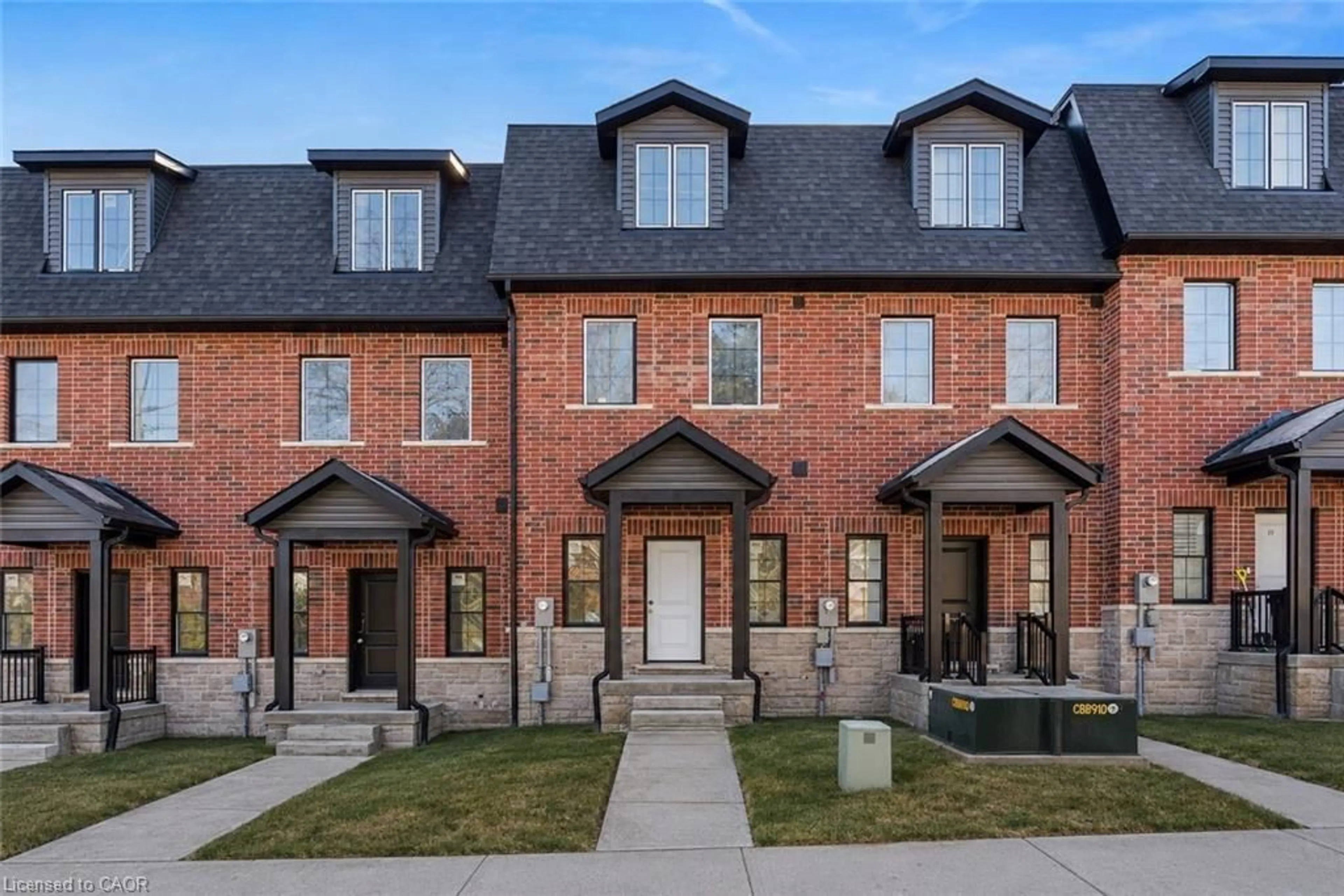 Home with brick exterior material, street for 17 James St, Georgetown Ontario L7G 2H2