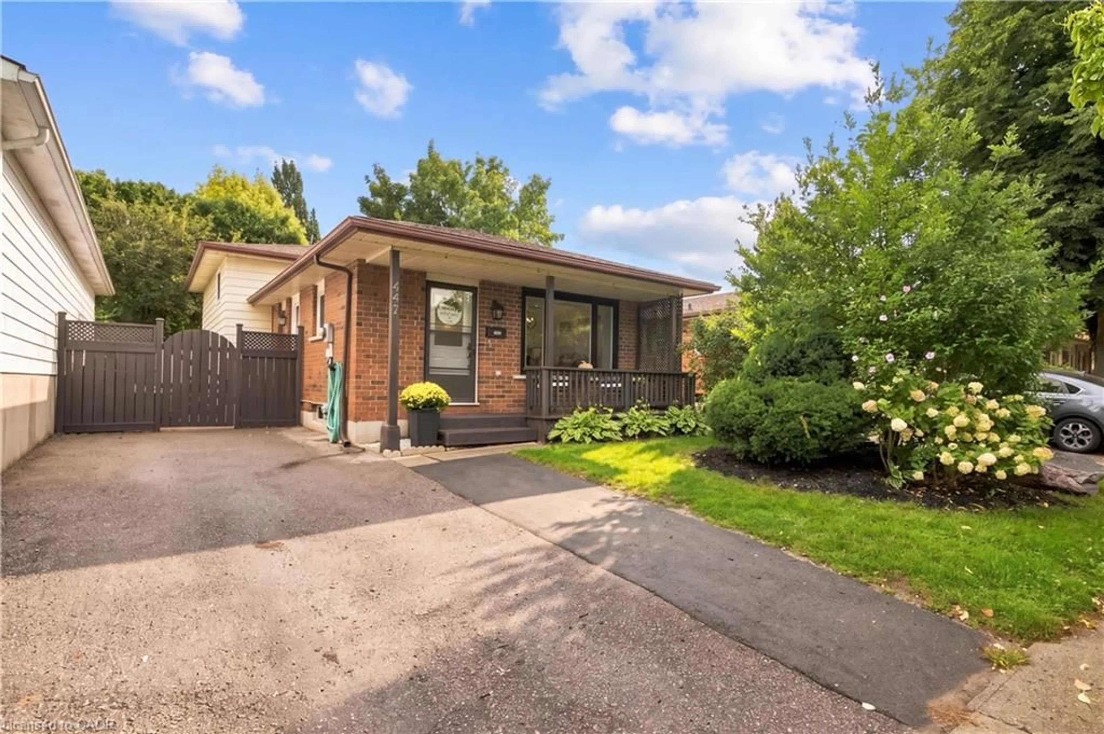 Unknown for 447 Drummerhill Cres, Waterloo Ontario N2T 1G3