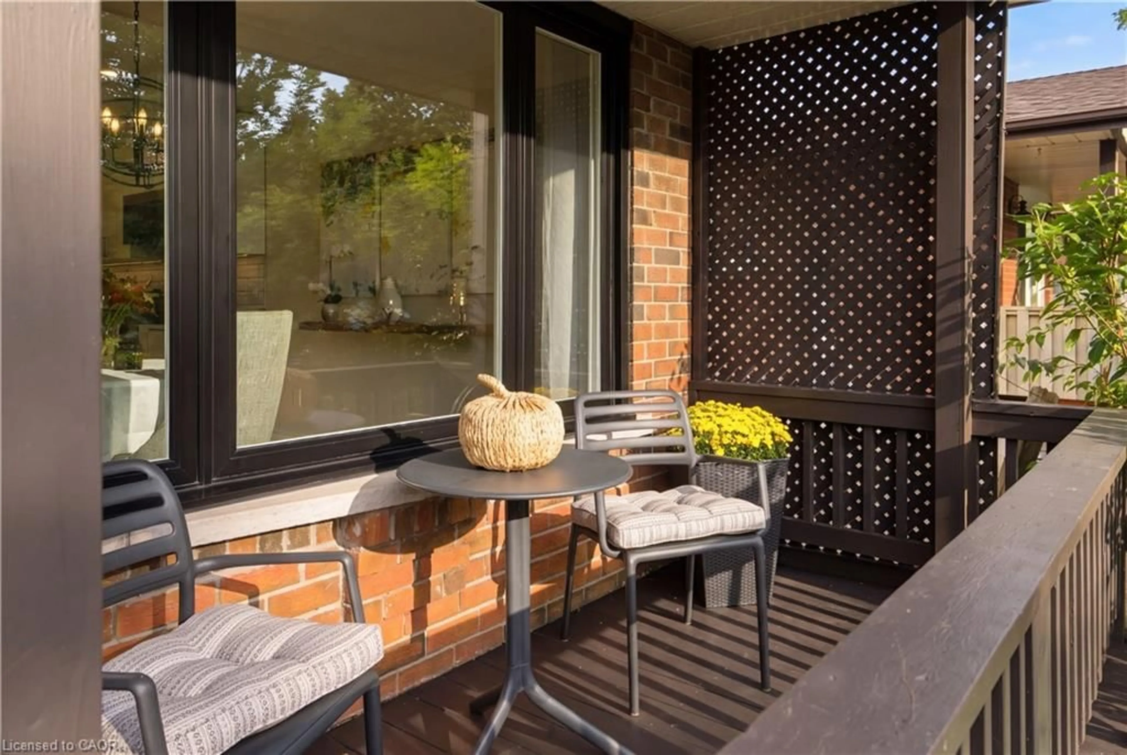 Patio, street for 447 Drummerhill Cres, Waterloo Ontario N2T 1G3