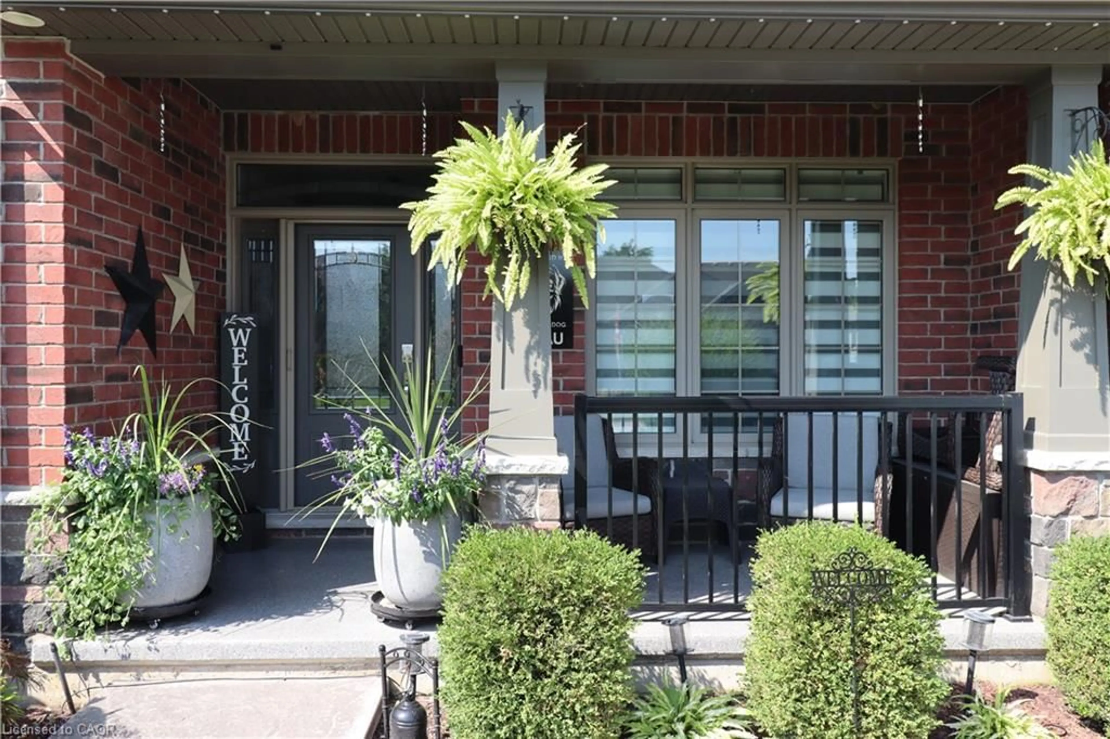 Patio, street for 42 Graydon Dr, Mount Elgin Ontario N0J 1N0