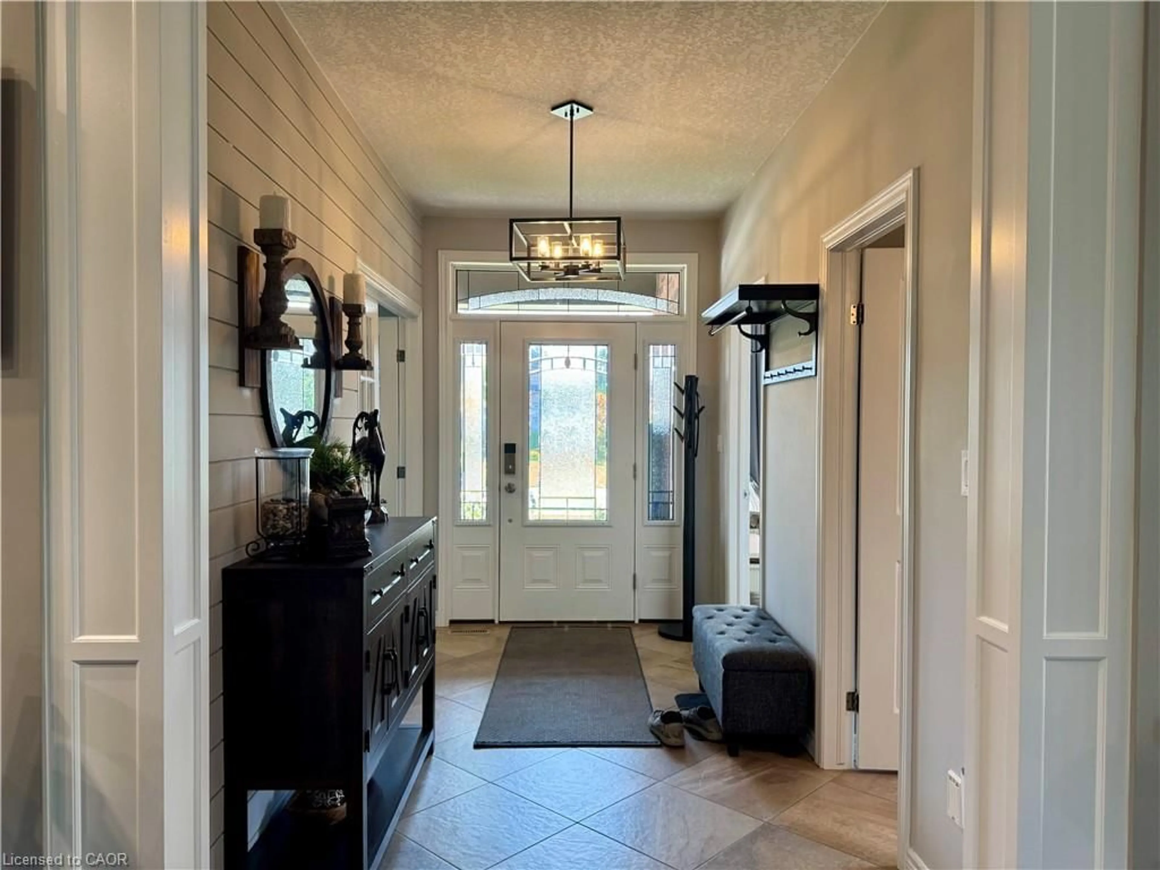 Indoor entryway for 42 Graydon Dr, Mount Elgin Ontario N0J 1N0