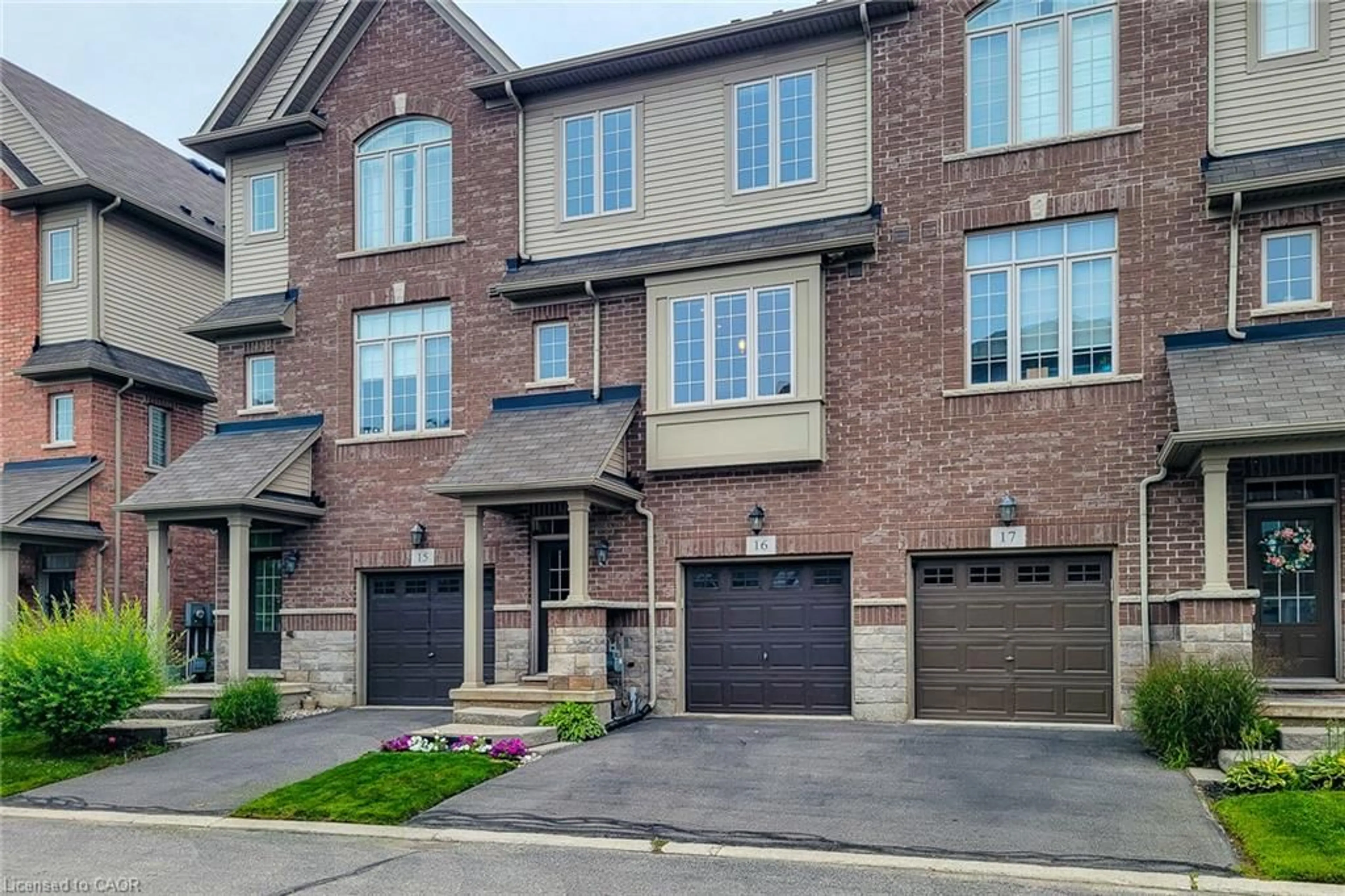 Home with brick exterior material, street for 257 Parkside Dr #16, Waterdown Ontario L8B 0W5