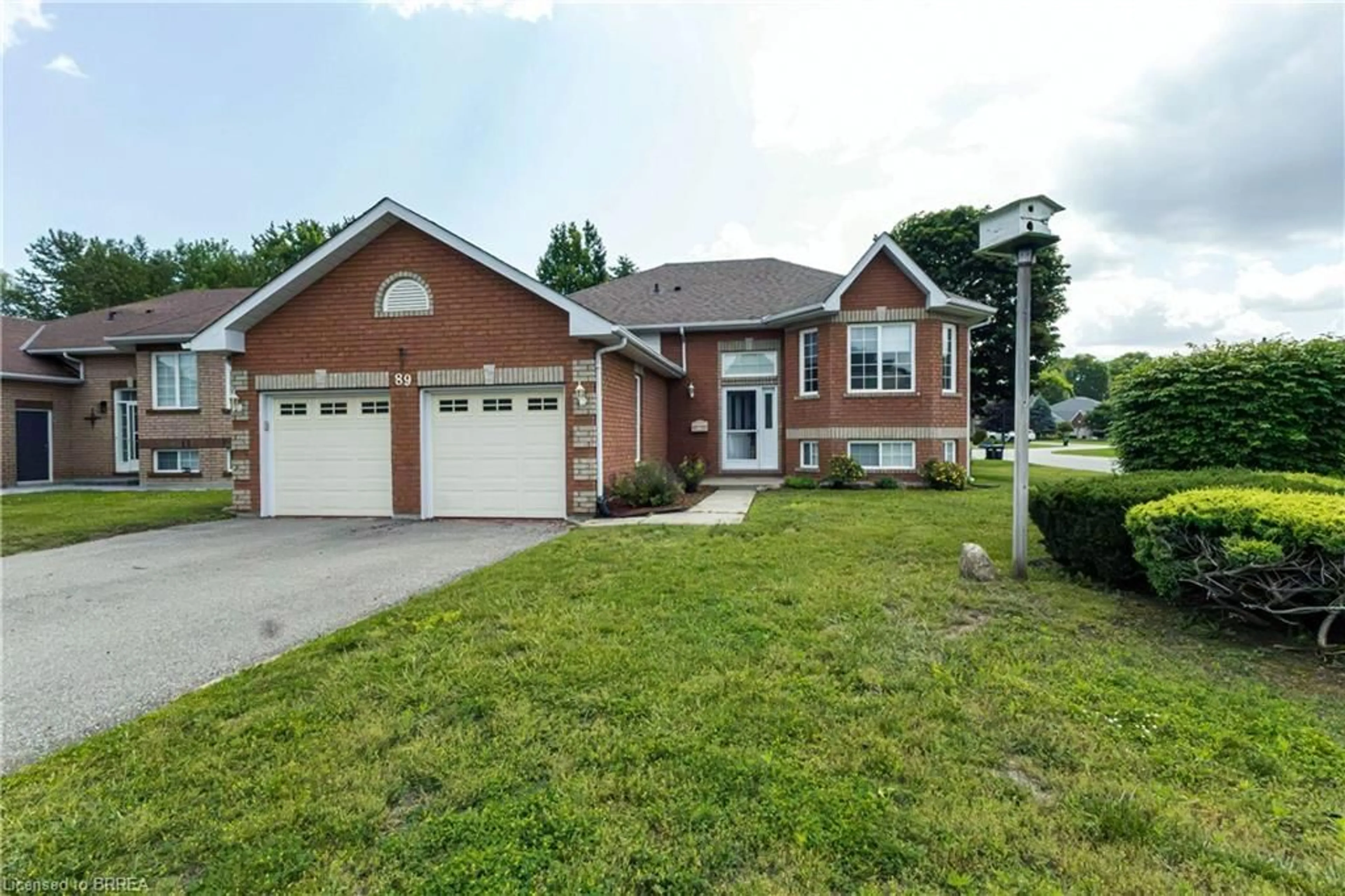 Home with brick exterior material, street for 89 Royal Beech Dr, Wasaga Beach Ontario L0L 2P0
