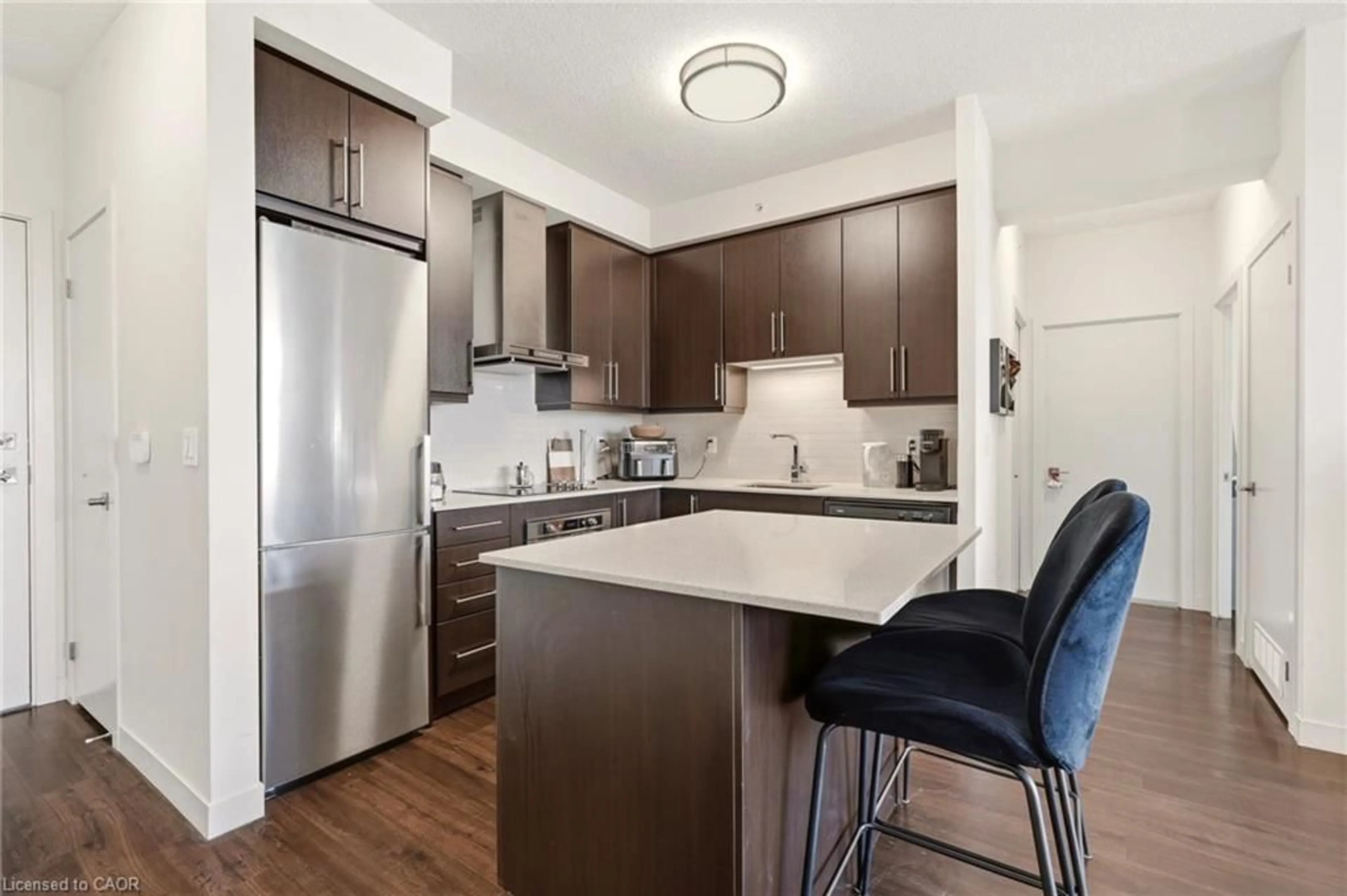 Standard kitchen, unknown for 2093 Fairview St #602, Burlington Ontario L7R 0E6