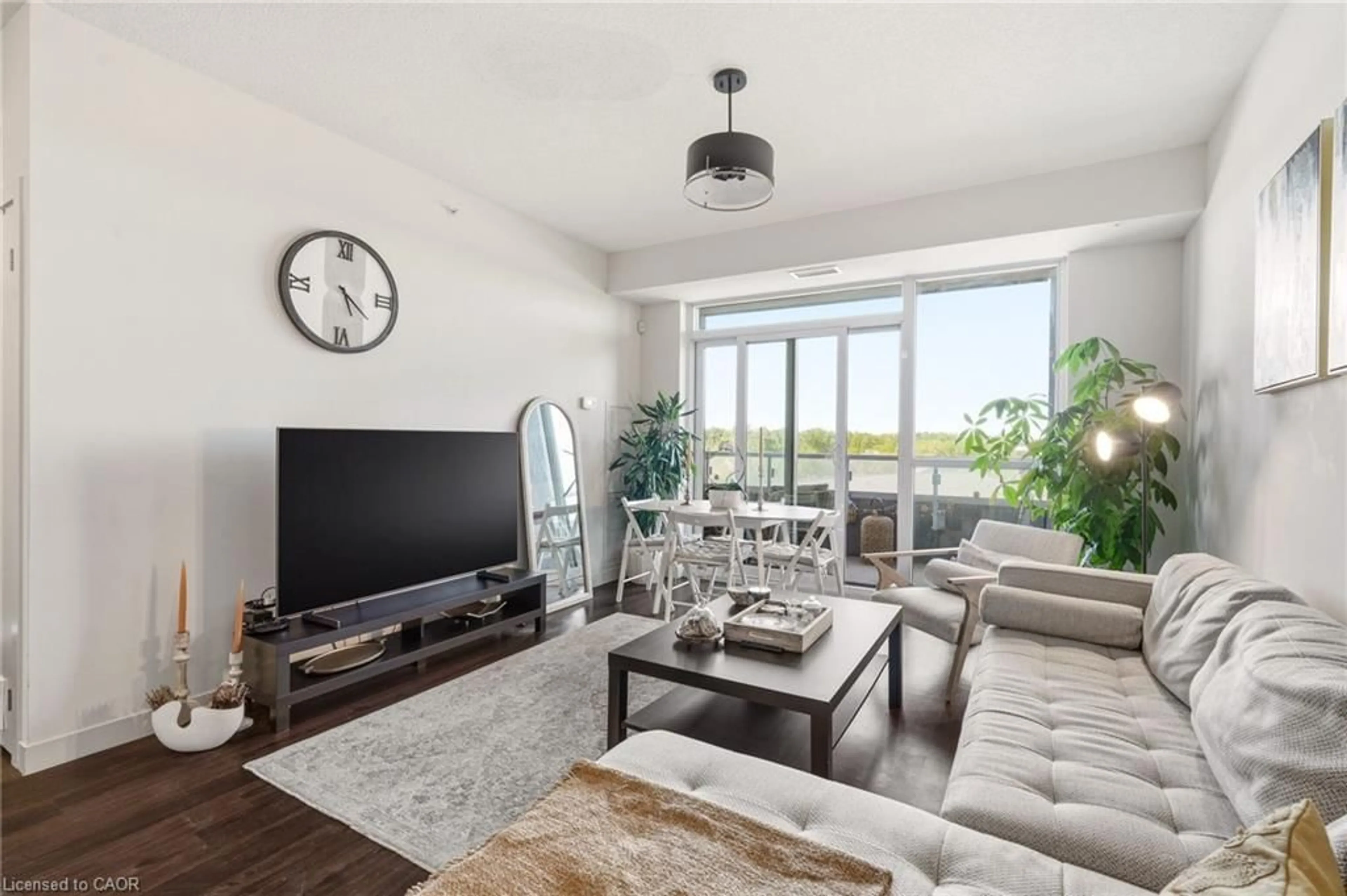 Living room with furniture, unknown for 2093 Fairview St #602, Burlington Ontario L7R 0E6
