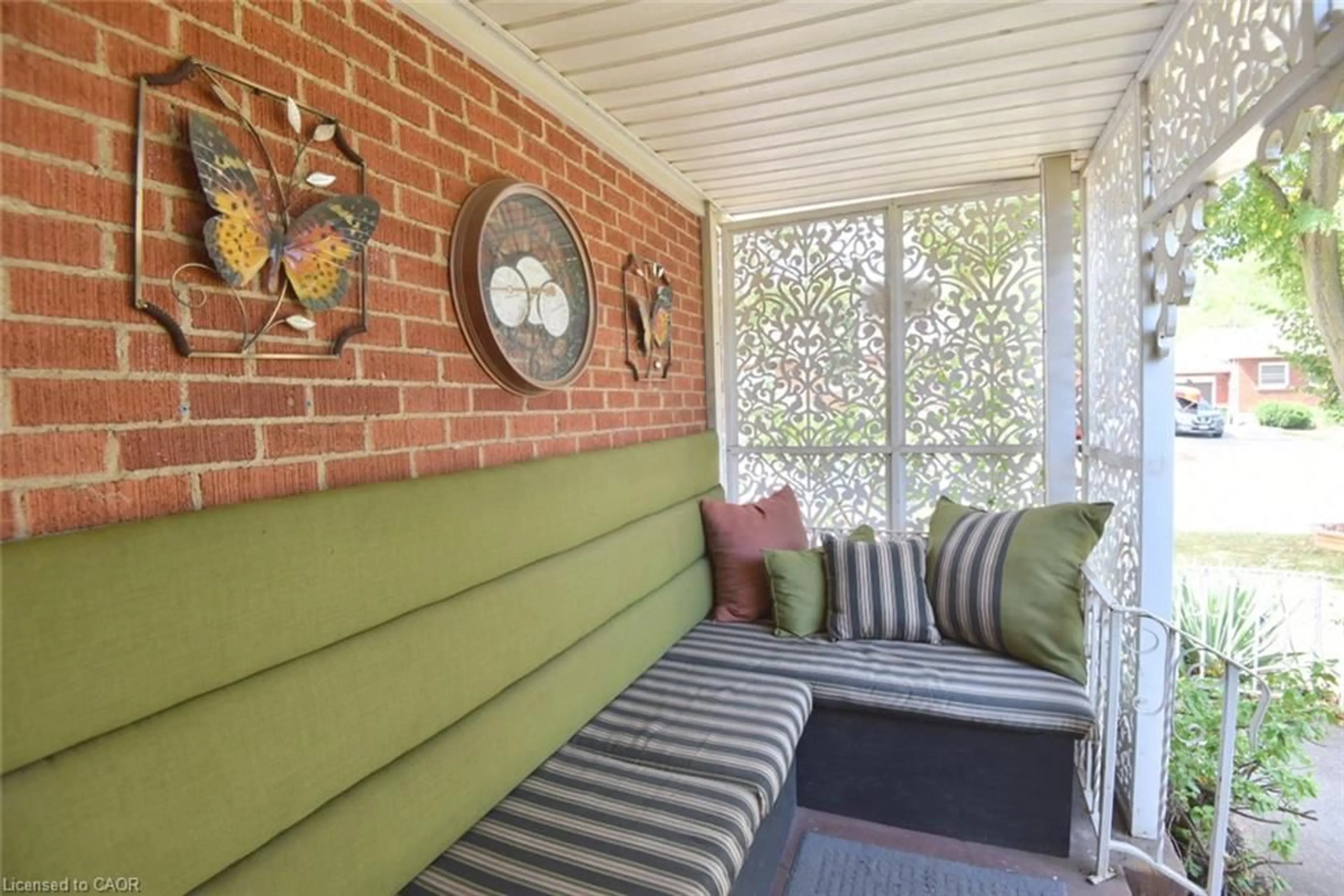 Patio, street for 279 Rosedale Ave, Hamilton Ontario L8K 4N6