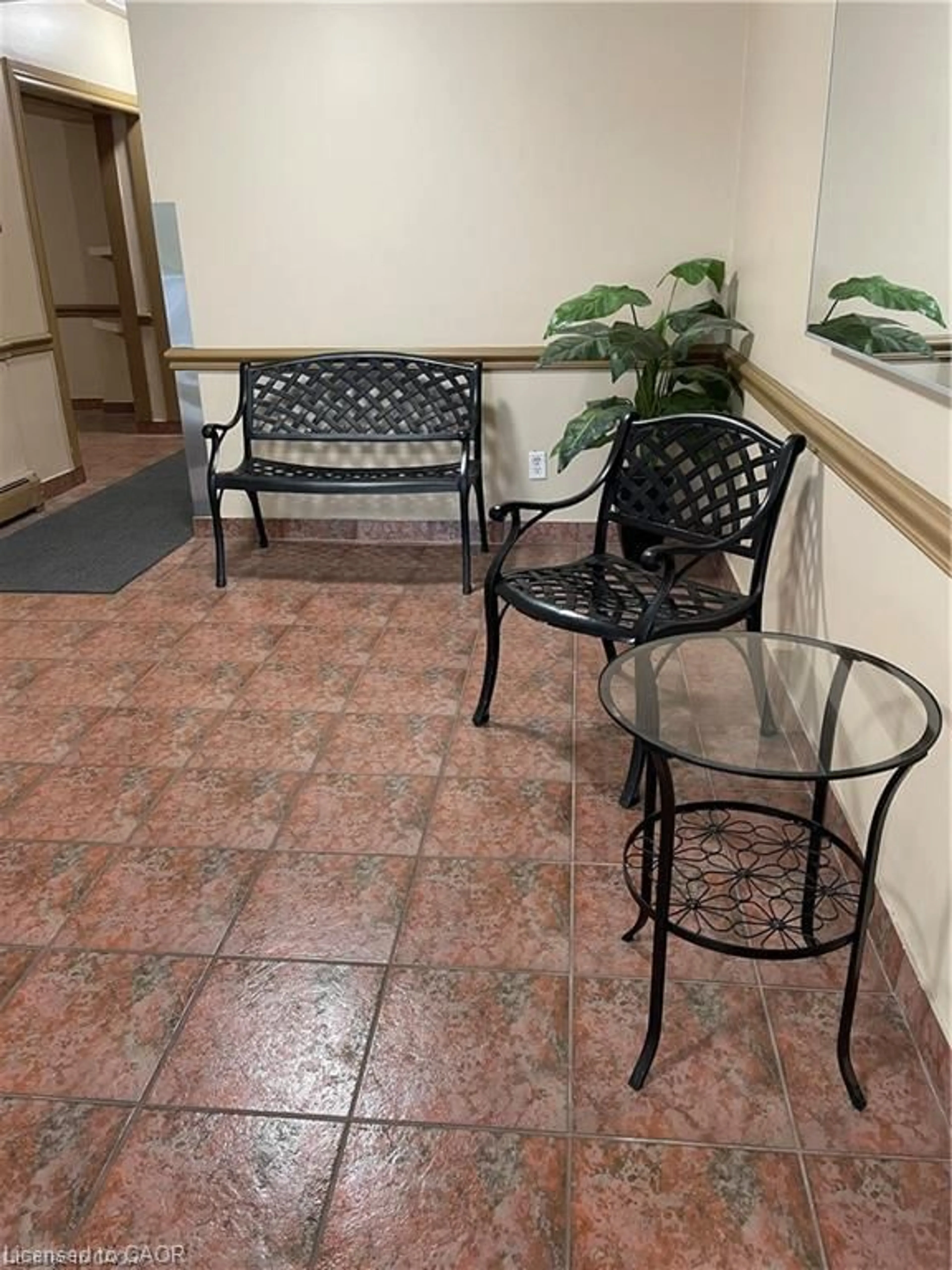 Lobby for 141 Catharine St #903, Hamilton Ontario L8N 2J7