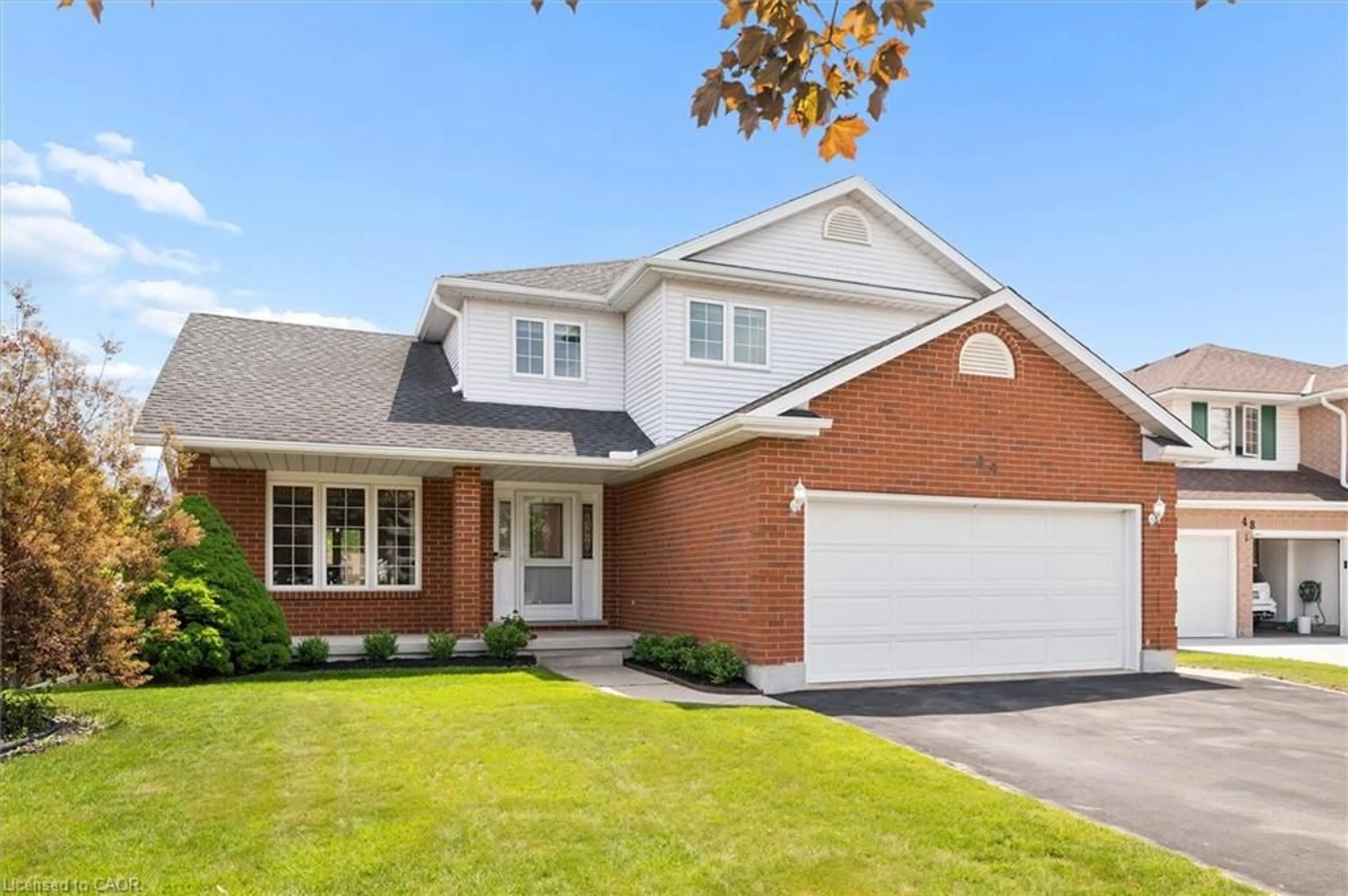 Home with brick exterior material, street for 44 Tami Crt, Kitchener Ontario N2B 3V2