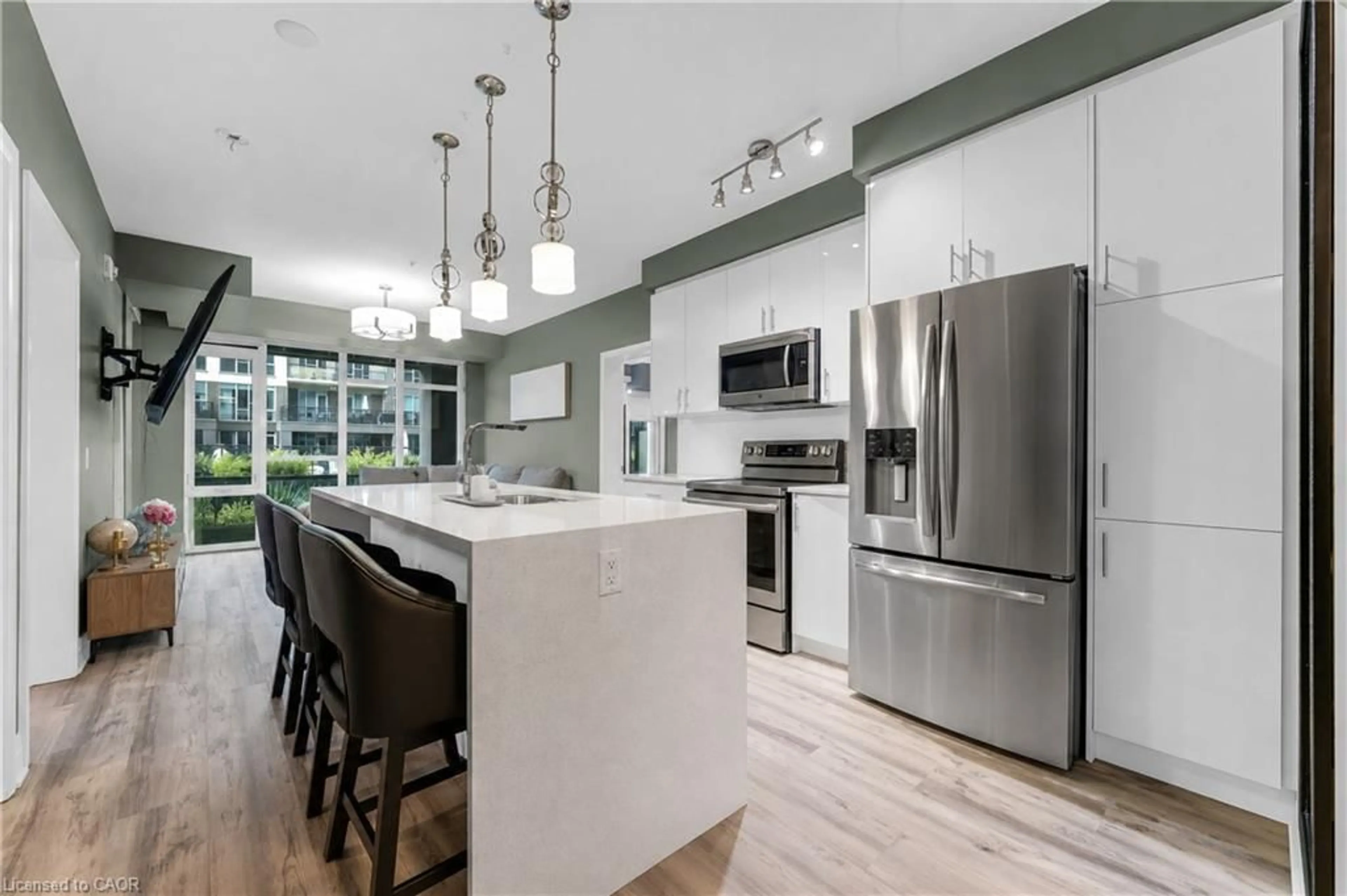 Open concept kitchen, unknown for 16 Concord Pl #146, Grimsby Ontario L3M 0J1