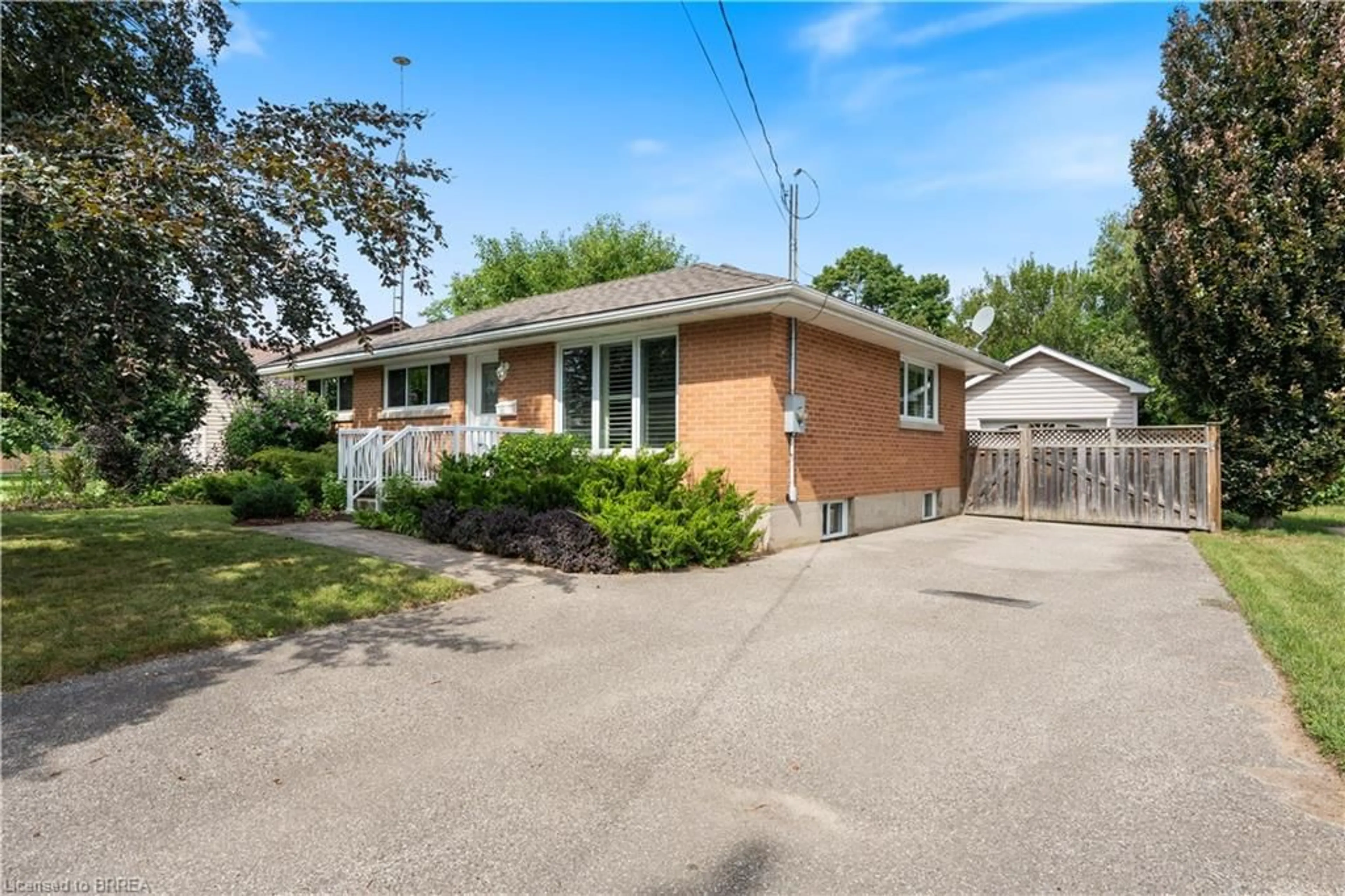 Home with brick exterior material, street for 25 Wayne Dr, Brantford Ontario N3R 2Y6