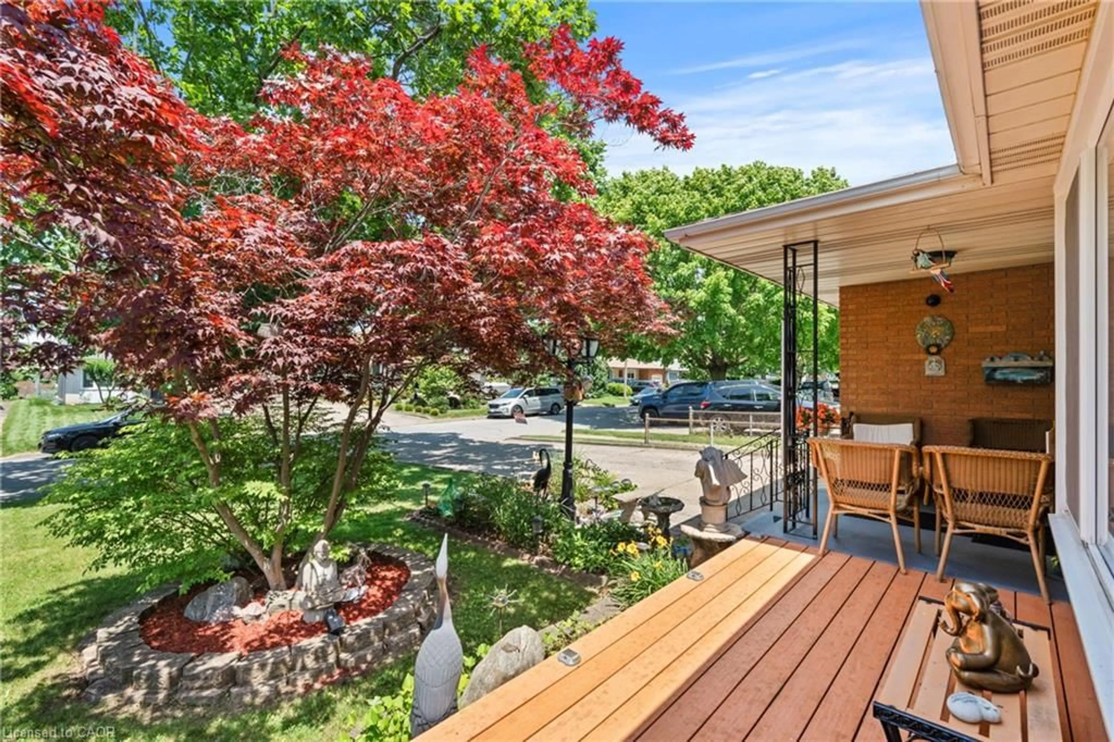 Patio, unknown for 33 Meadowbrook Cres, St. Catharines Ontario L2M 7G8