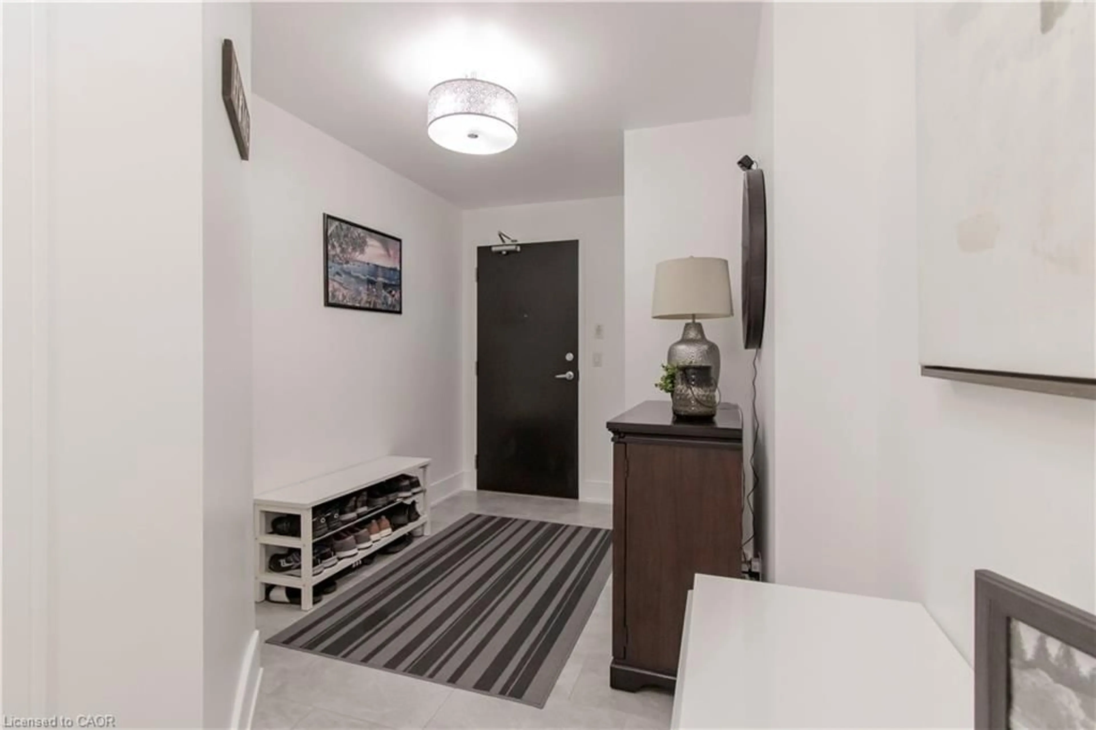 Indoor entryway for 144 Park St #808, Waterloo Ontario N2L 0B6