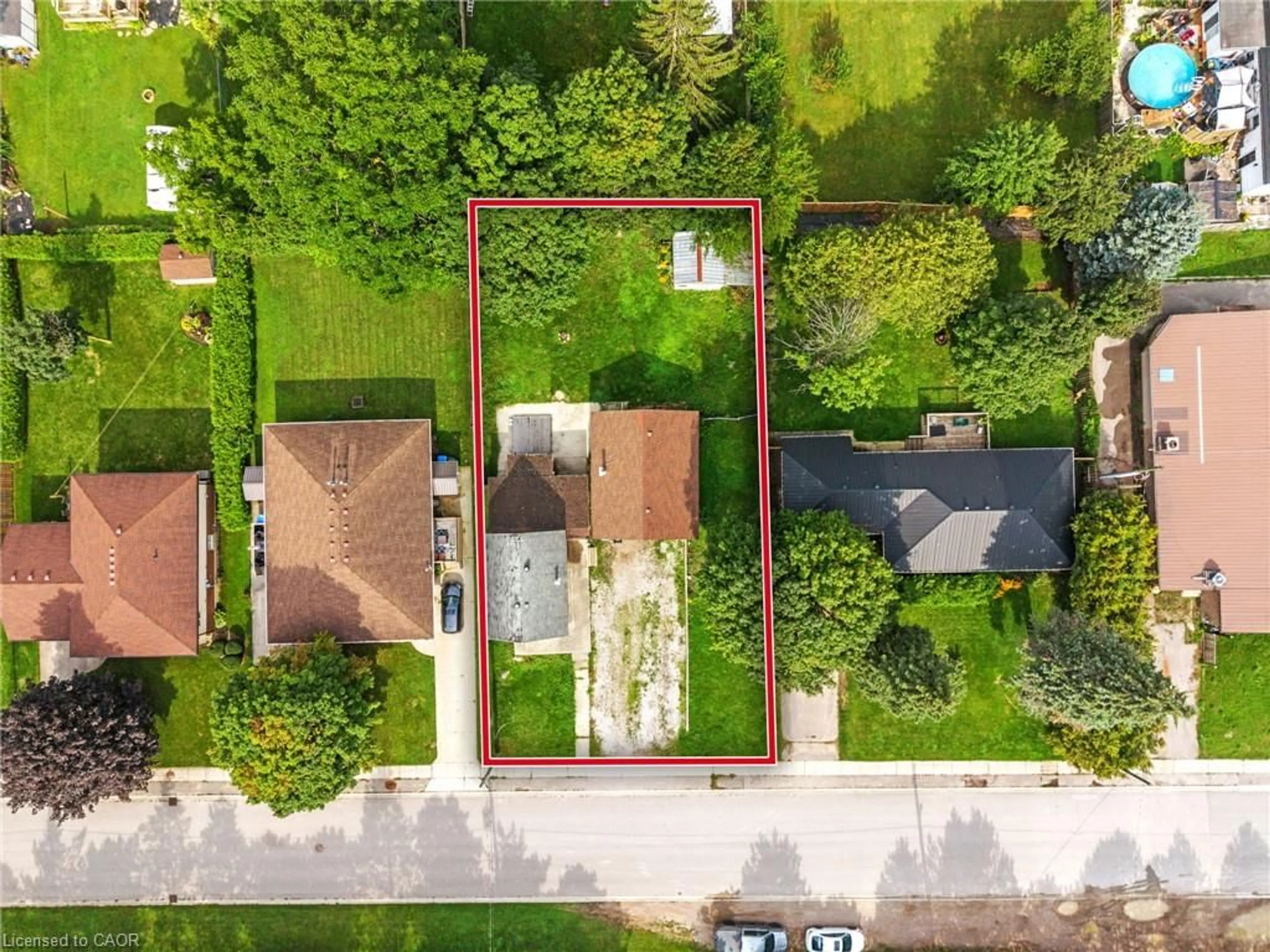 A pic from outside/outdoor area/front of a property/back of a property/a pic from drone, street for 19 Coleman St, Seaforth Ontario N0K 1W0
