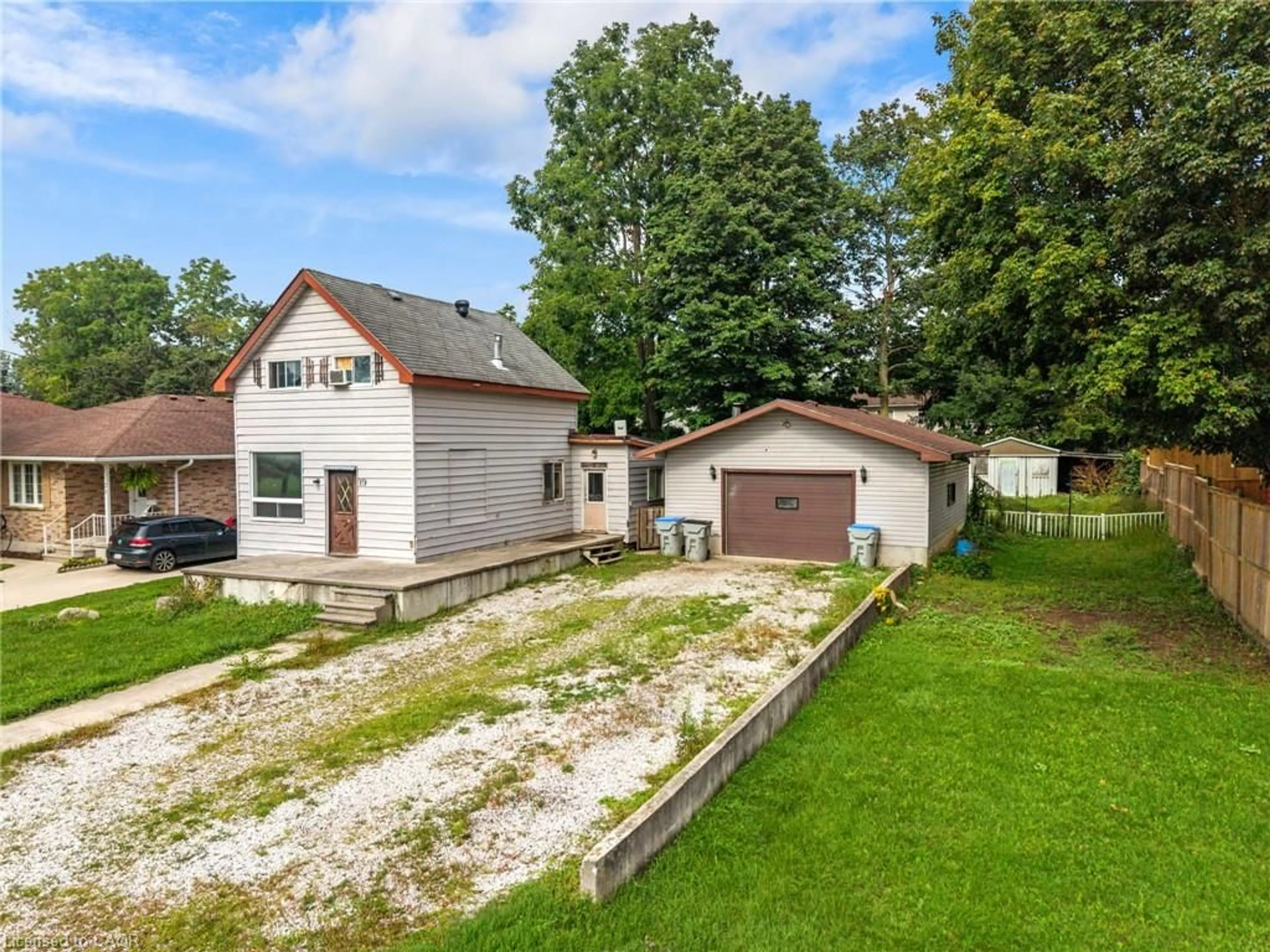 A pic from outside/outdoor area/front of a property/back of a property/a pic from drone, unknown for 19 Coleman St, Seaforth Ontario N0K 1W0