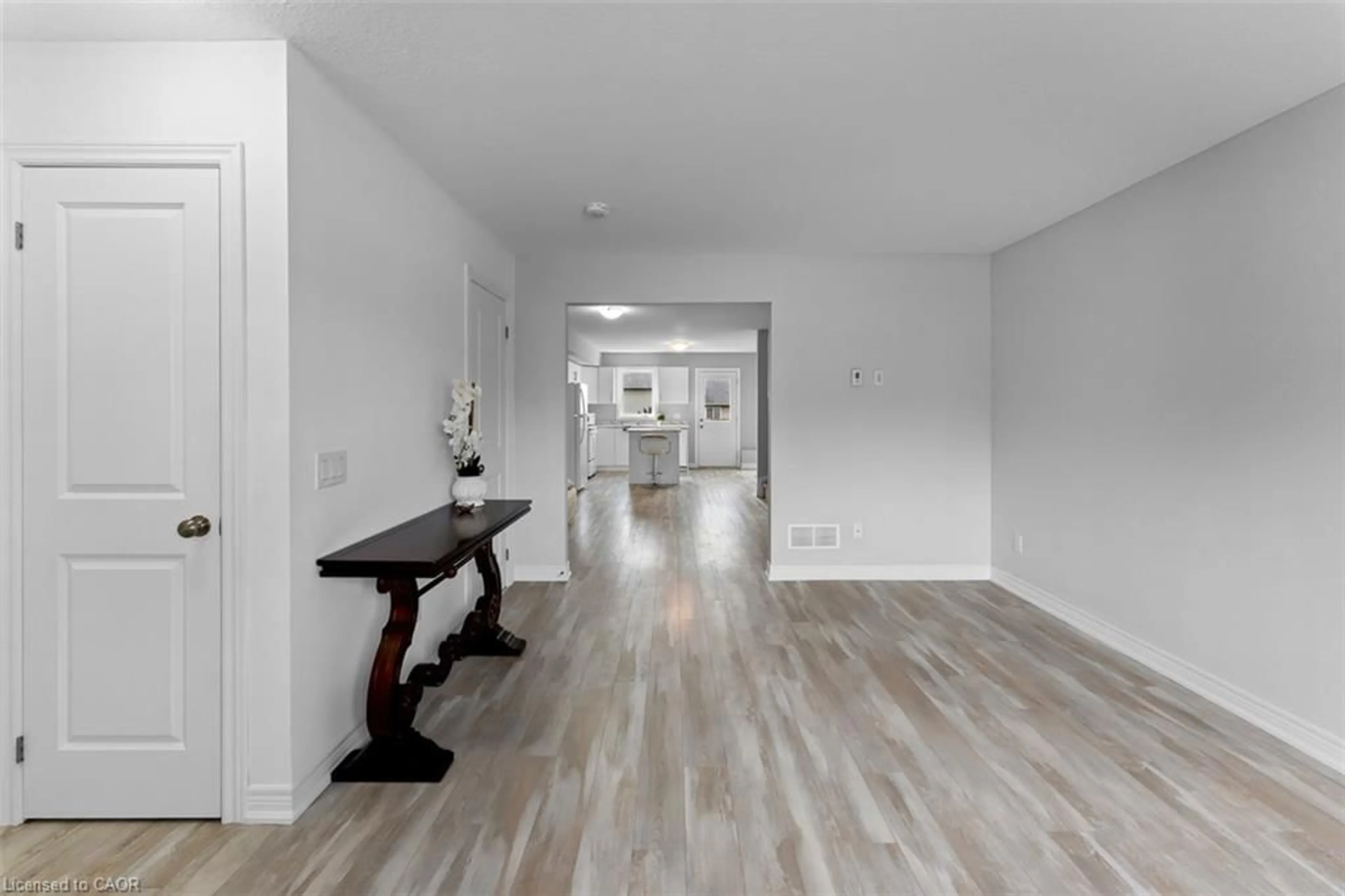Indoor entryway for 7768 Ascot Cir #86, Niagara Falls Ontario L2H 3P9