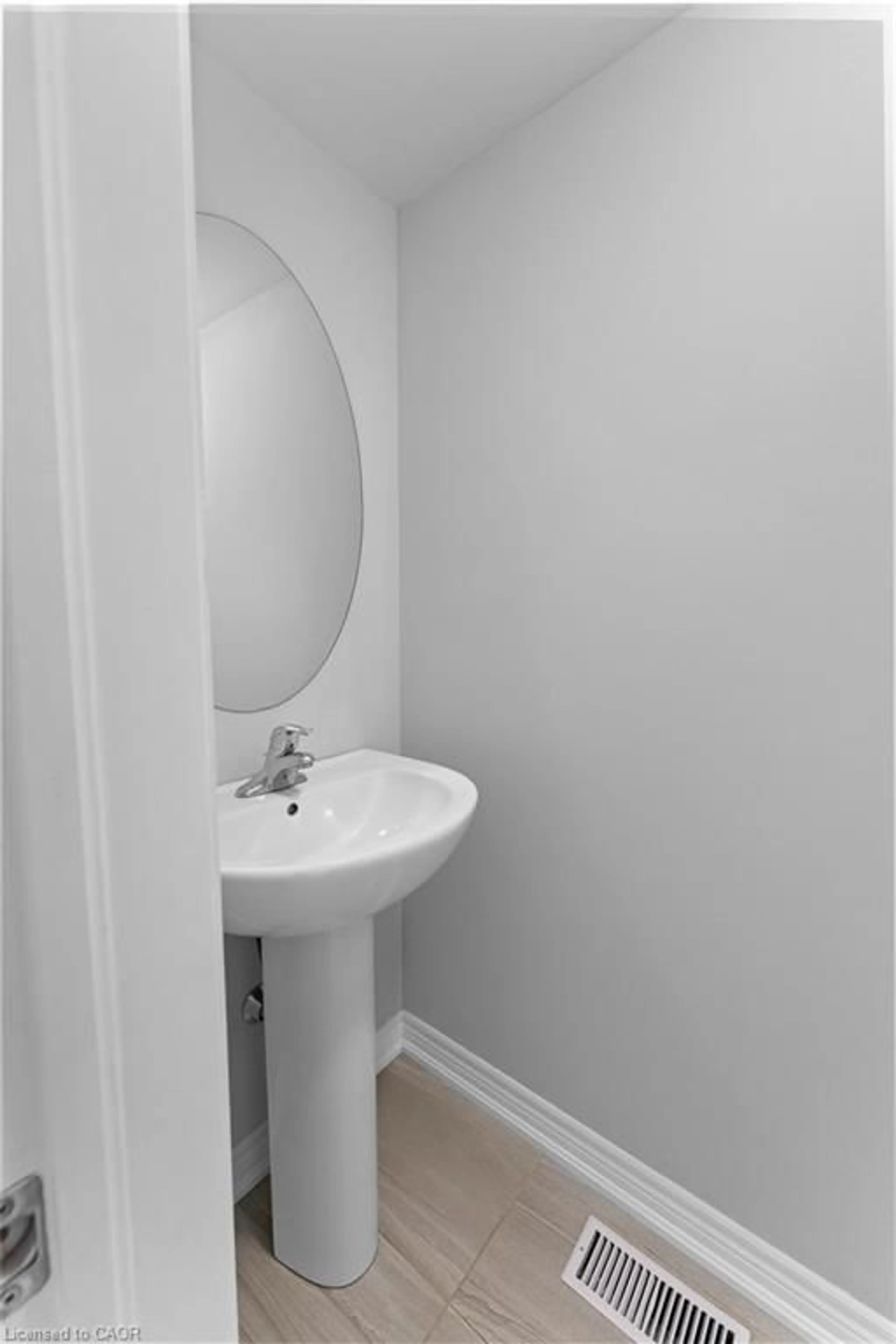 A pic of a room for 7768 Ascot Cir #86, Niagara Falls Ontario L2H 3P9