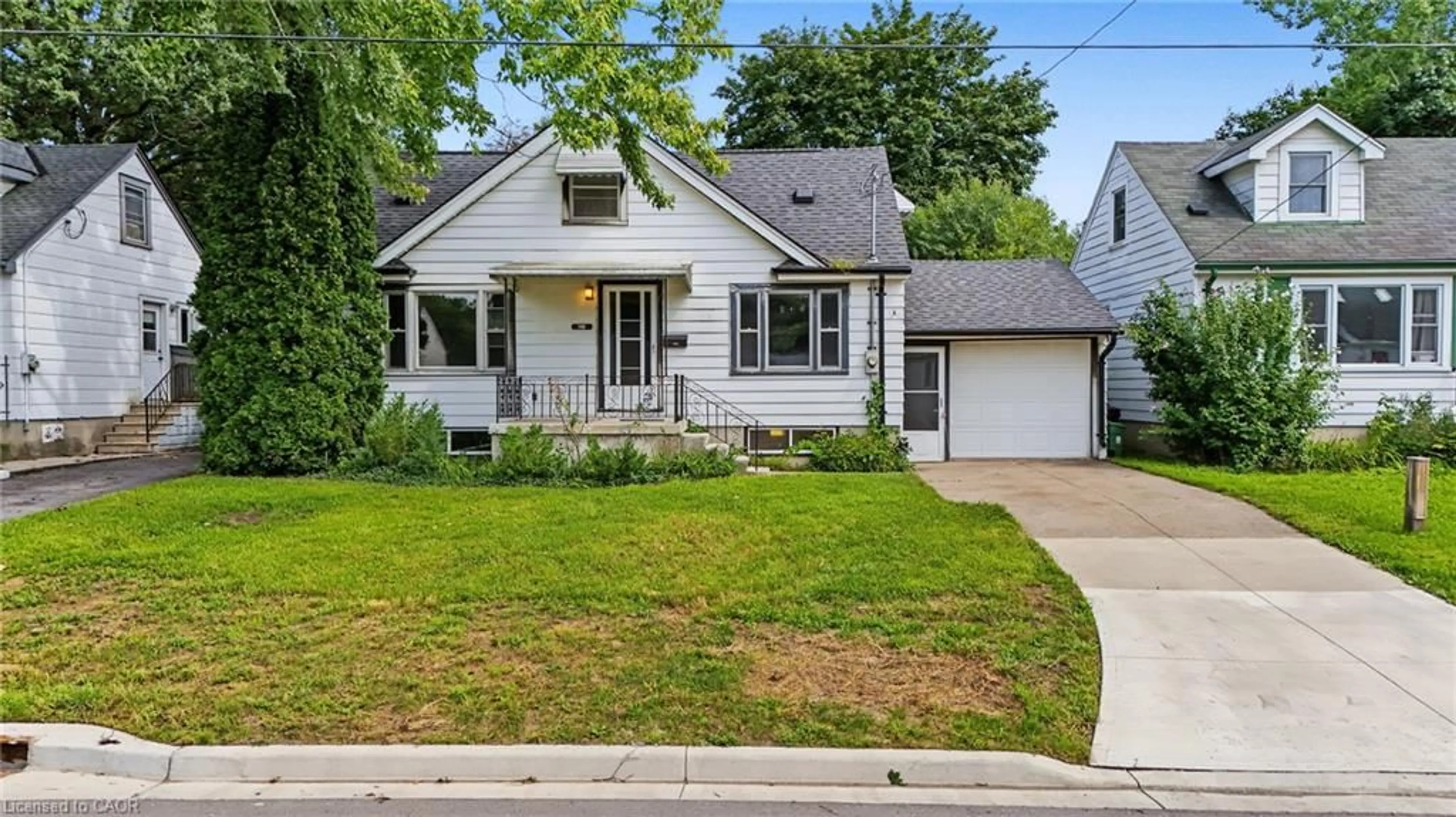 Home with vinyl exterior material, street for 111 Foster Ave, London Ontario N6H 2L2