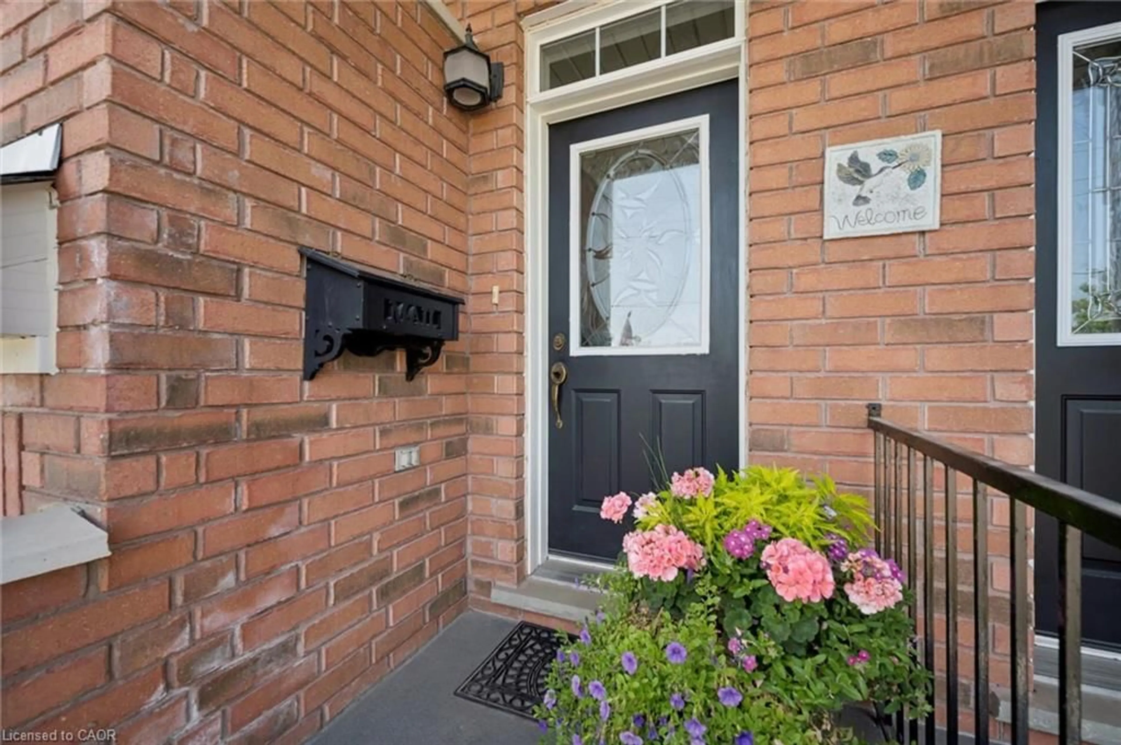 Indoor entryway for 487 St Andrew St, Fergus Ontario N1M 3V6
