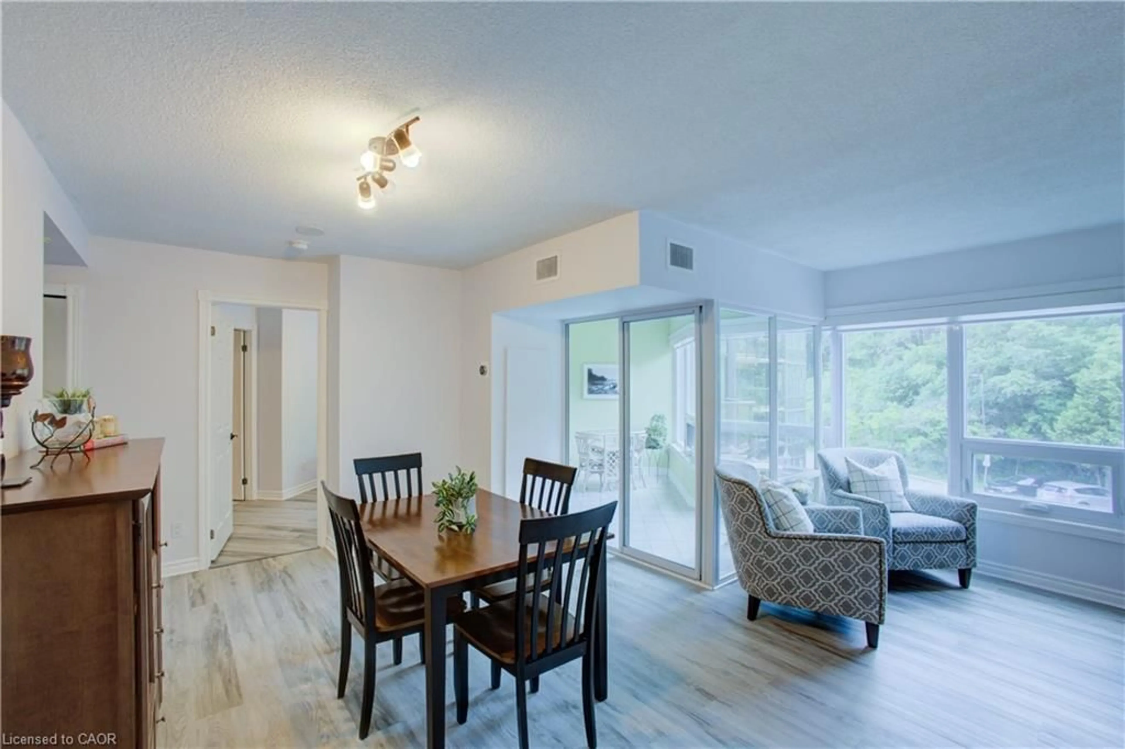 Unknown for 237 King St #305, Cambridge Ontario N3H 5L2