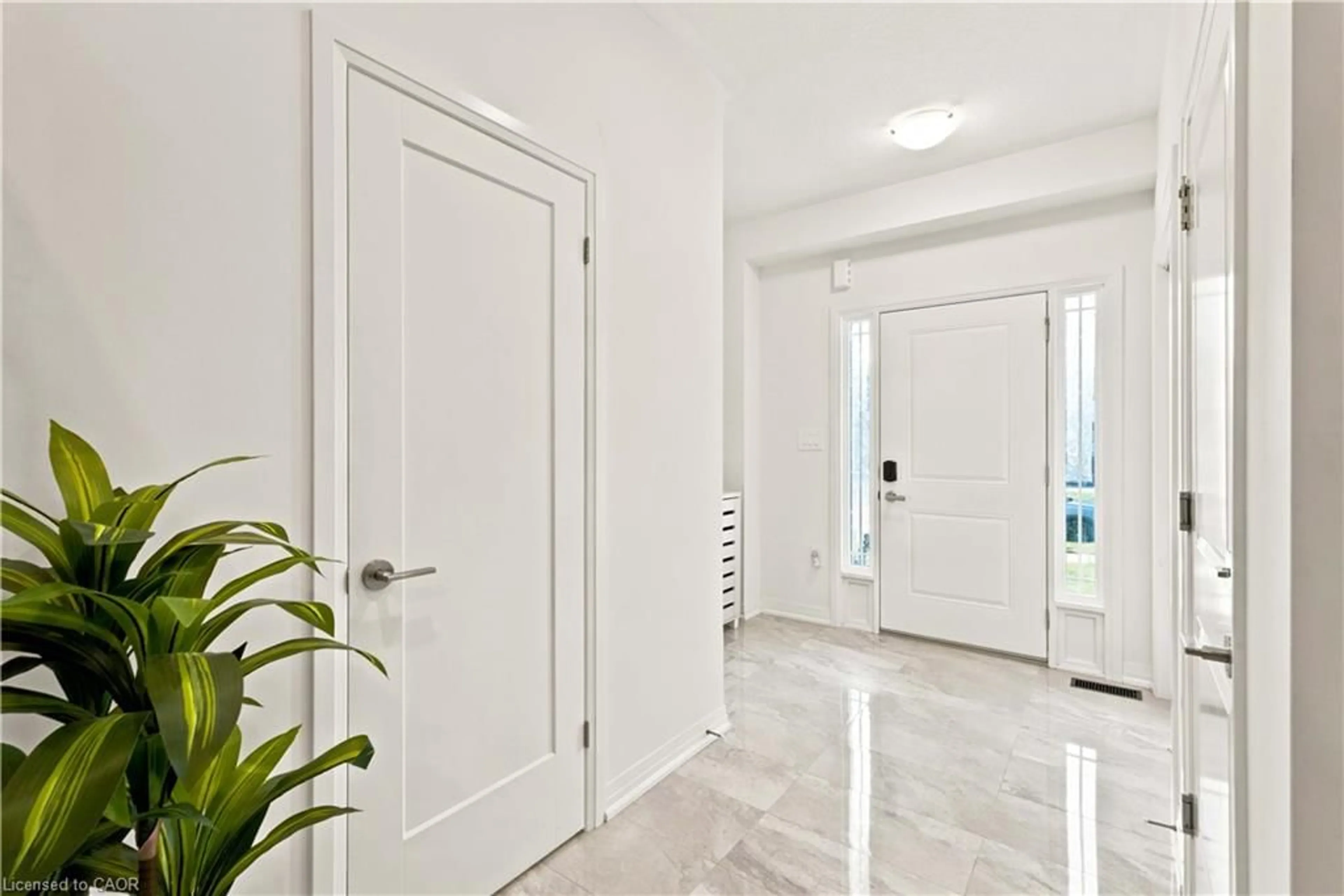 Indoor foyer for 236 Rockledge Dr, Hamilton Ontario L0R 1P0