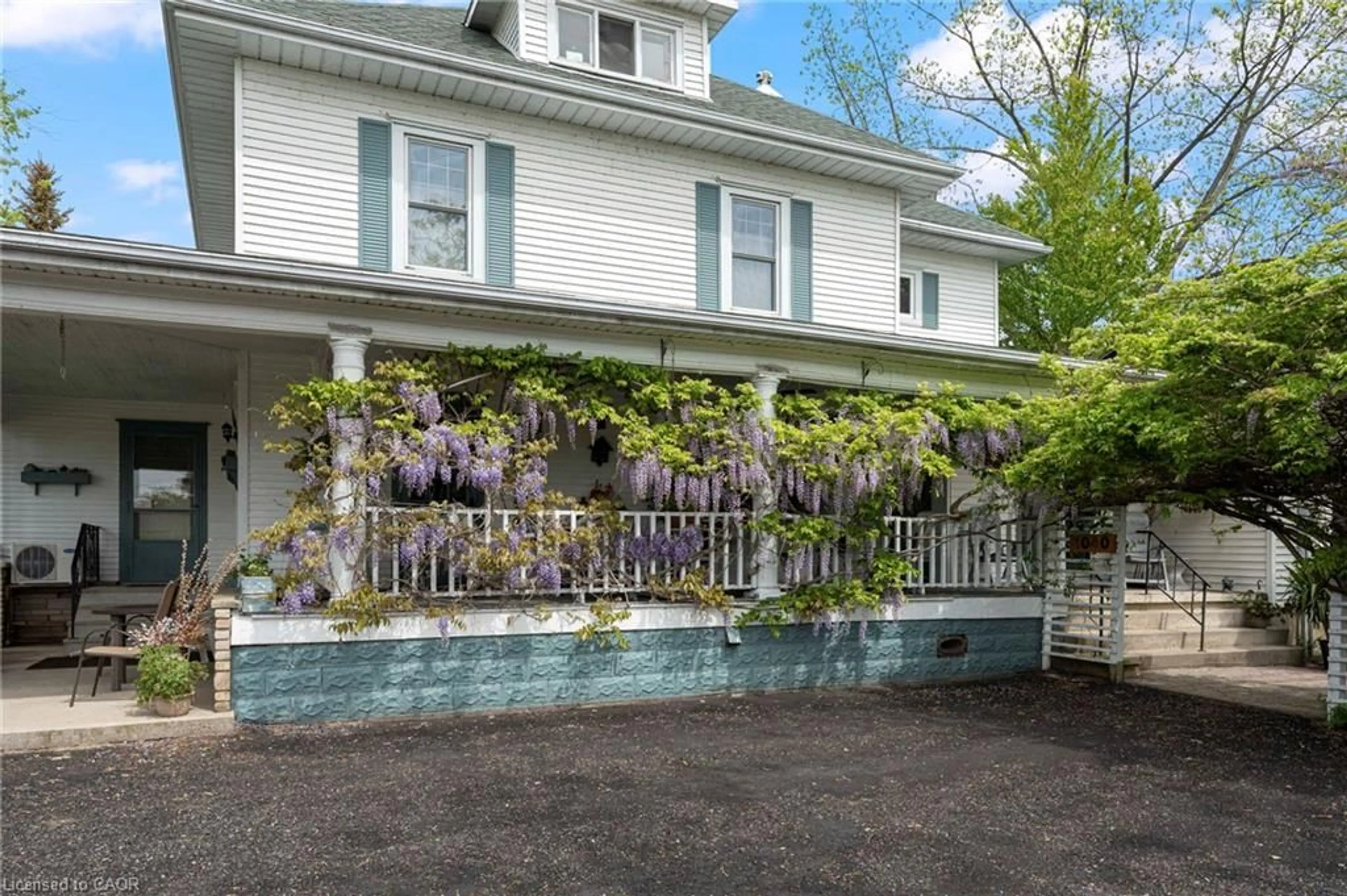 Patio, street for 1040 Bay St, Port Rowan Ontario N0E 1M0