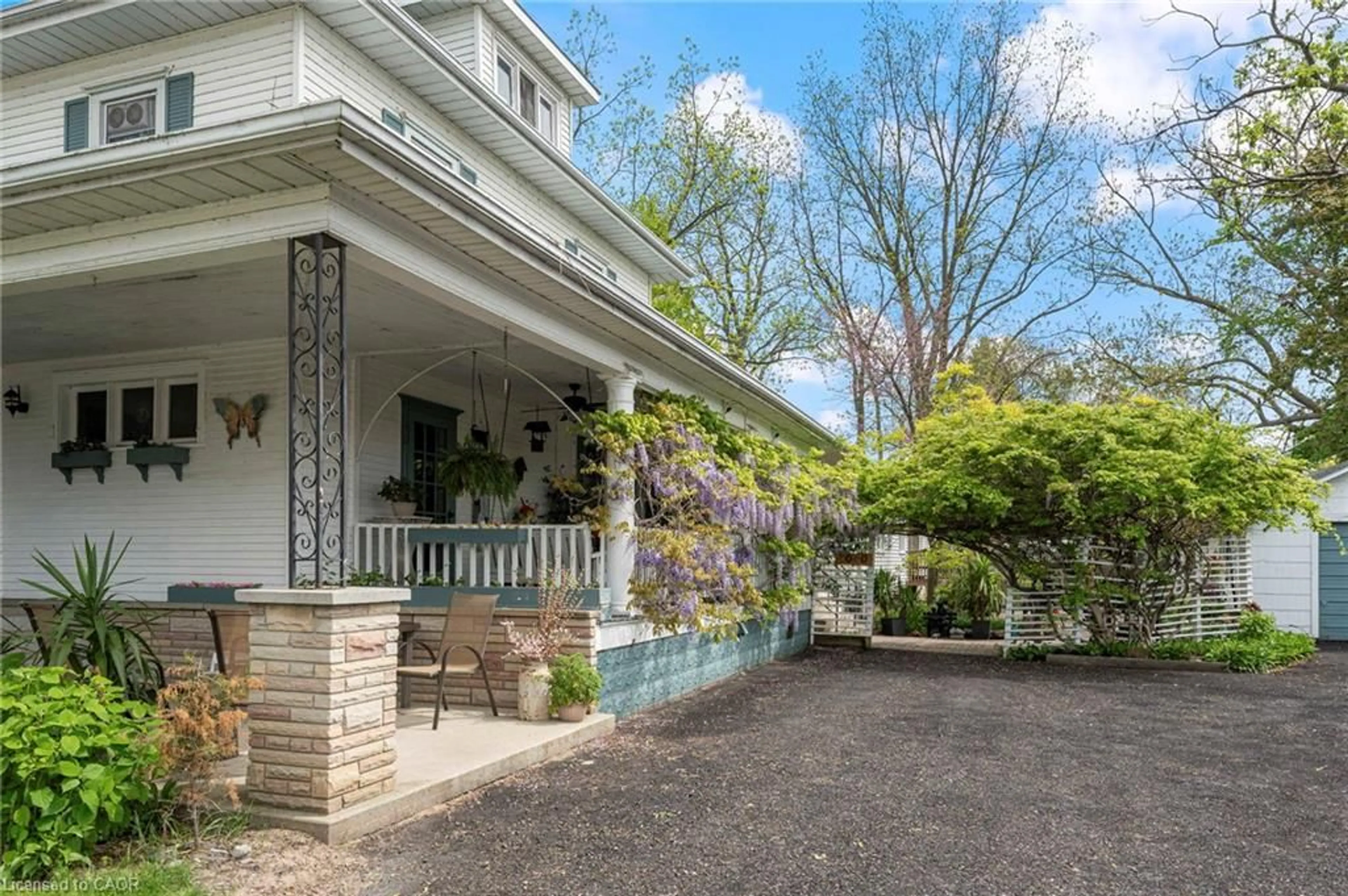 Patio, street for 1040 Bay St, Port Rowan Ontario N0E 1M0