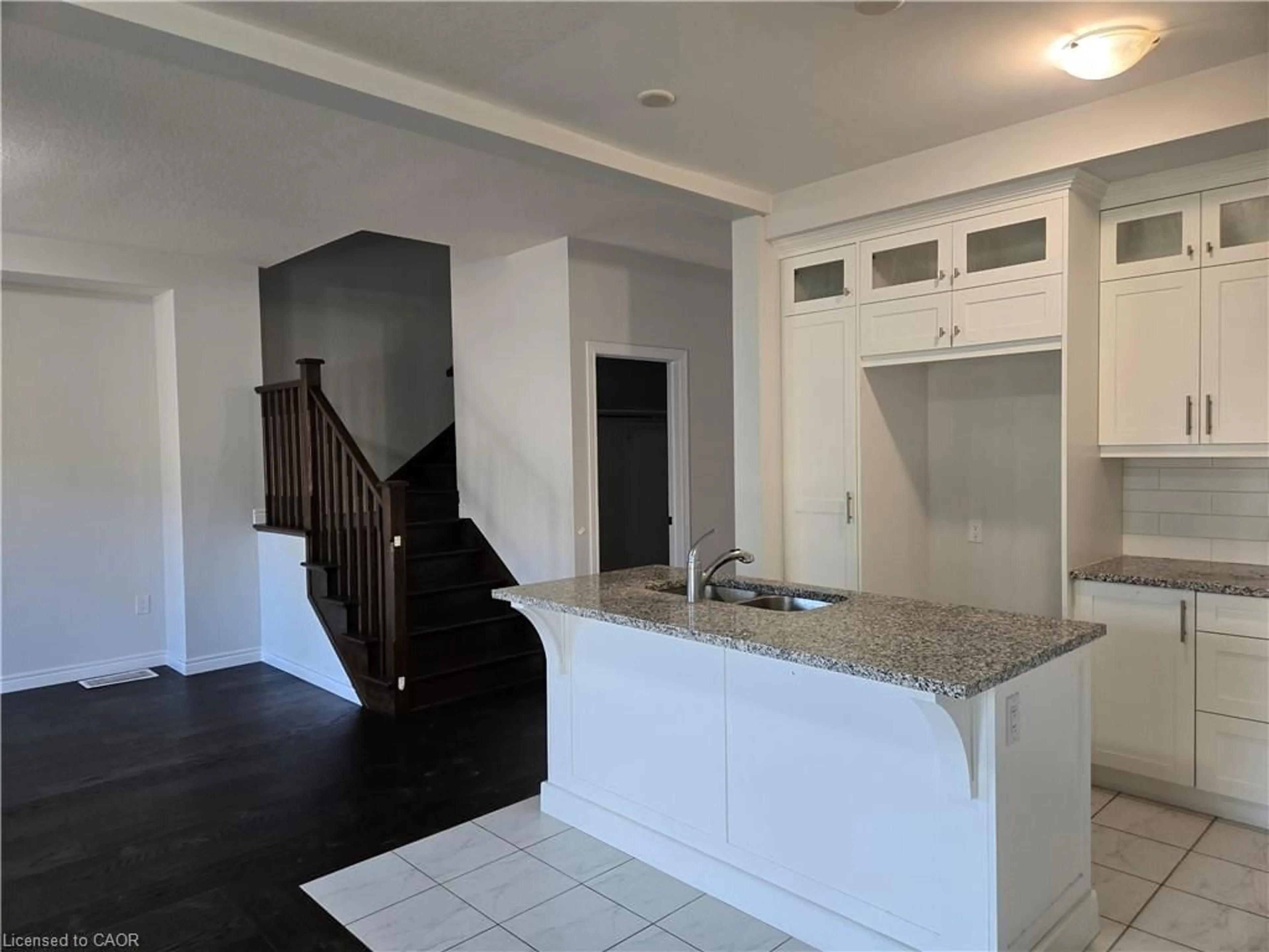 Open concept kitchen, unknown for 28 Alayche Trail, Welland Ontario L3C 0J7