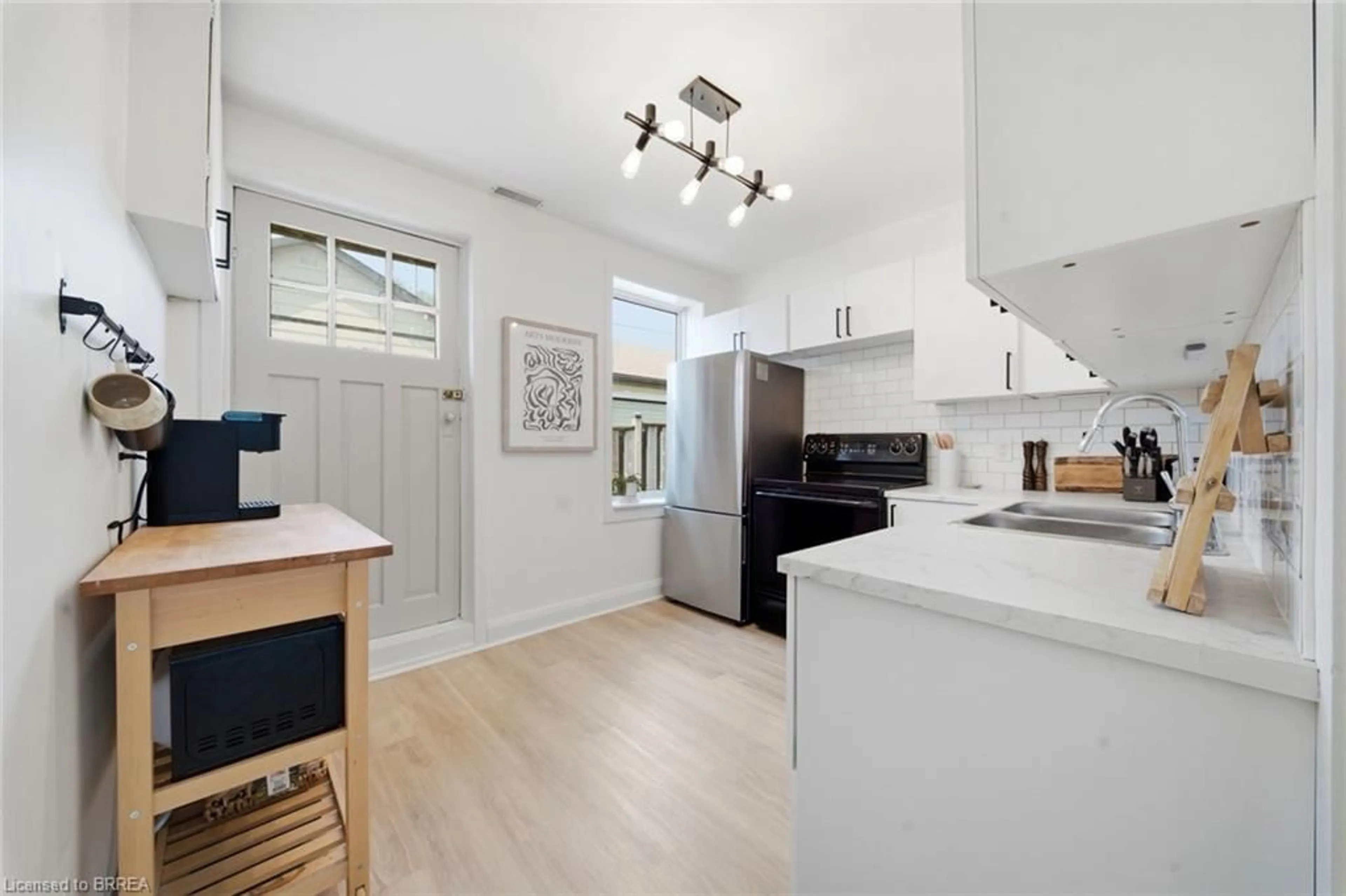 Open concept kitchen, unknown for 8 Russell St, Brantford Ontario N3R 1Y7