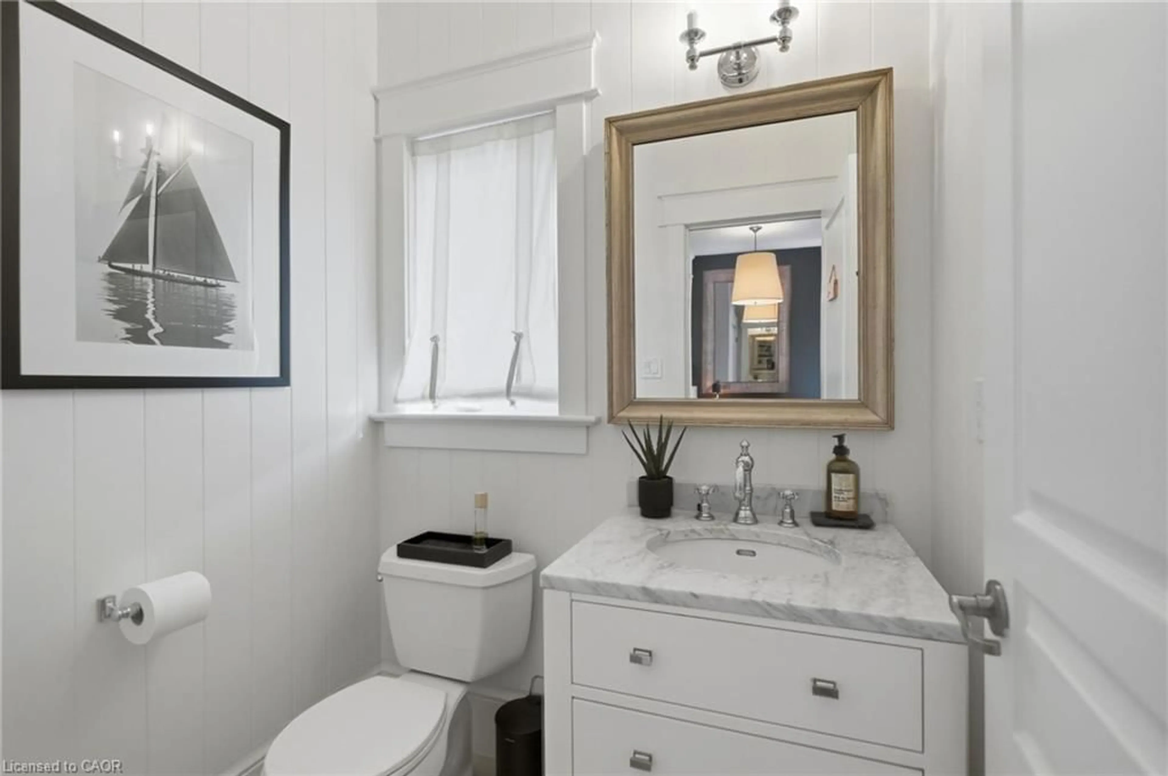 Standard bathroom, ceramic/tile floor for 3202 Saltaire Cres, Oakville Ontario L6M 0K8