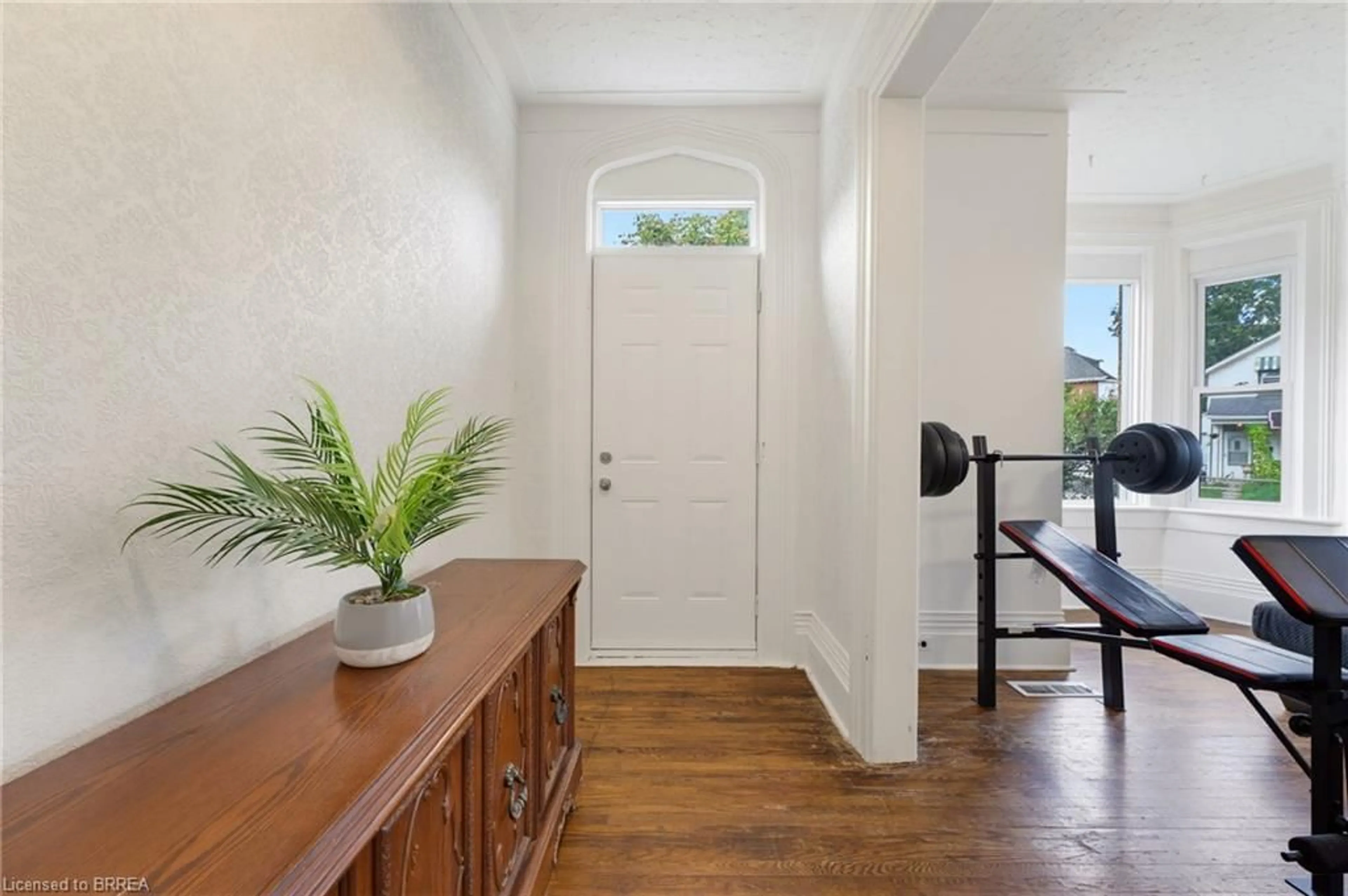 Indoor entryway for 97 Park Ave, Brantford Ontario N3S 5H4