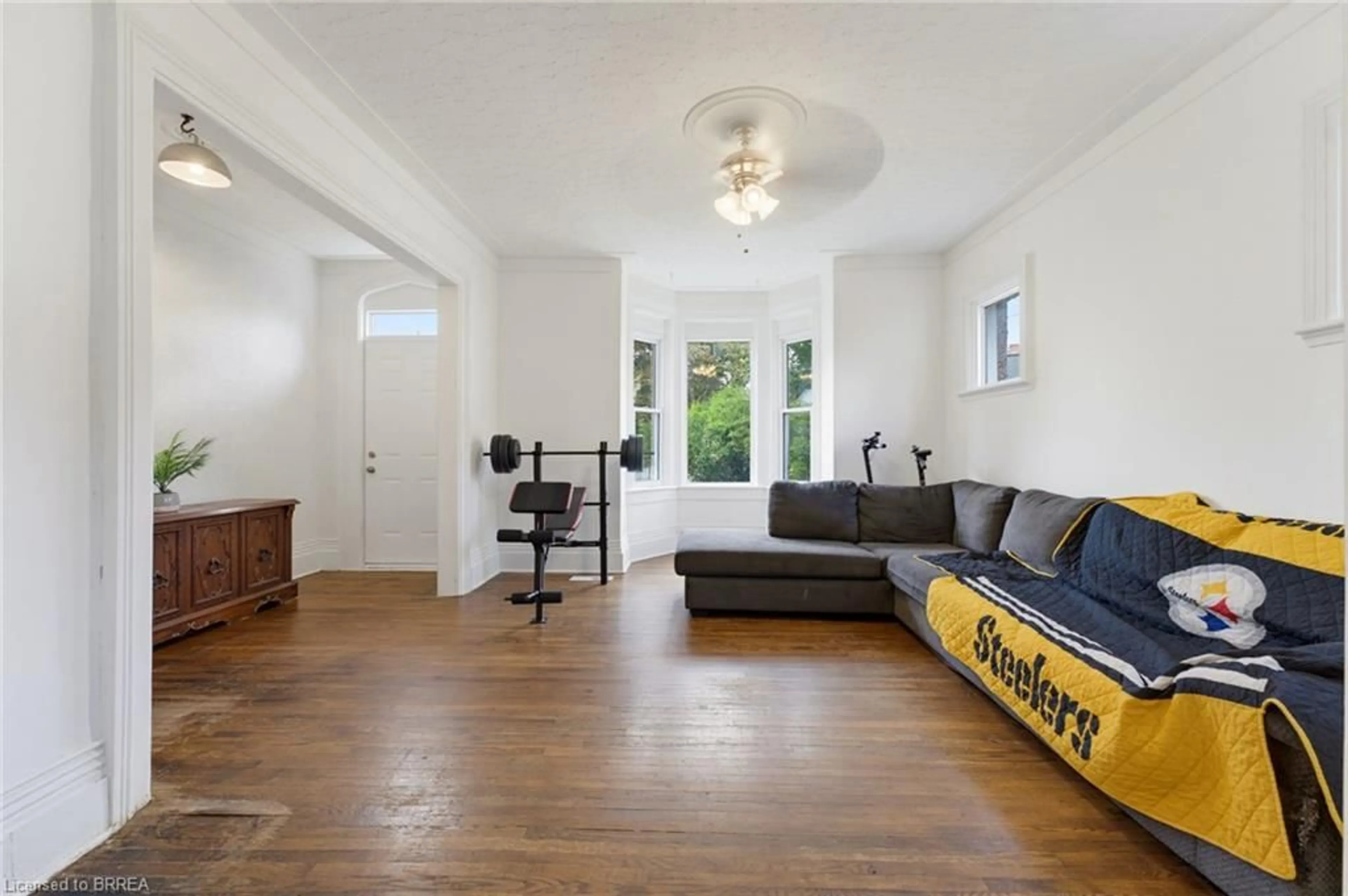 Living room with furniture, unknown for 97 Park Ave, Brantford Ontario N3S 5H4