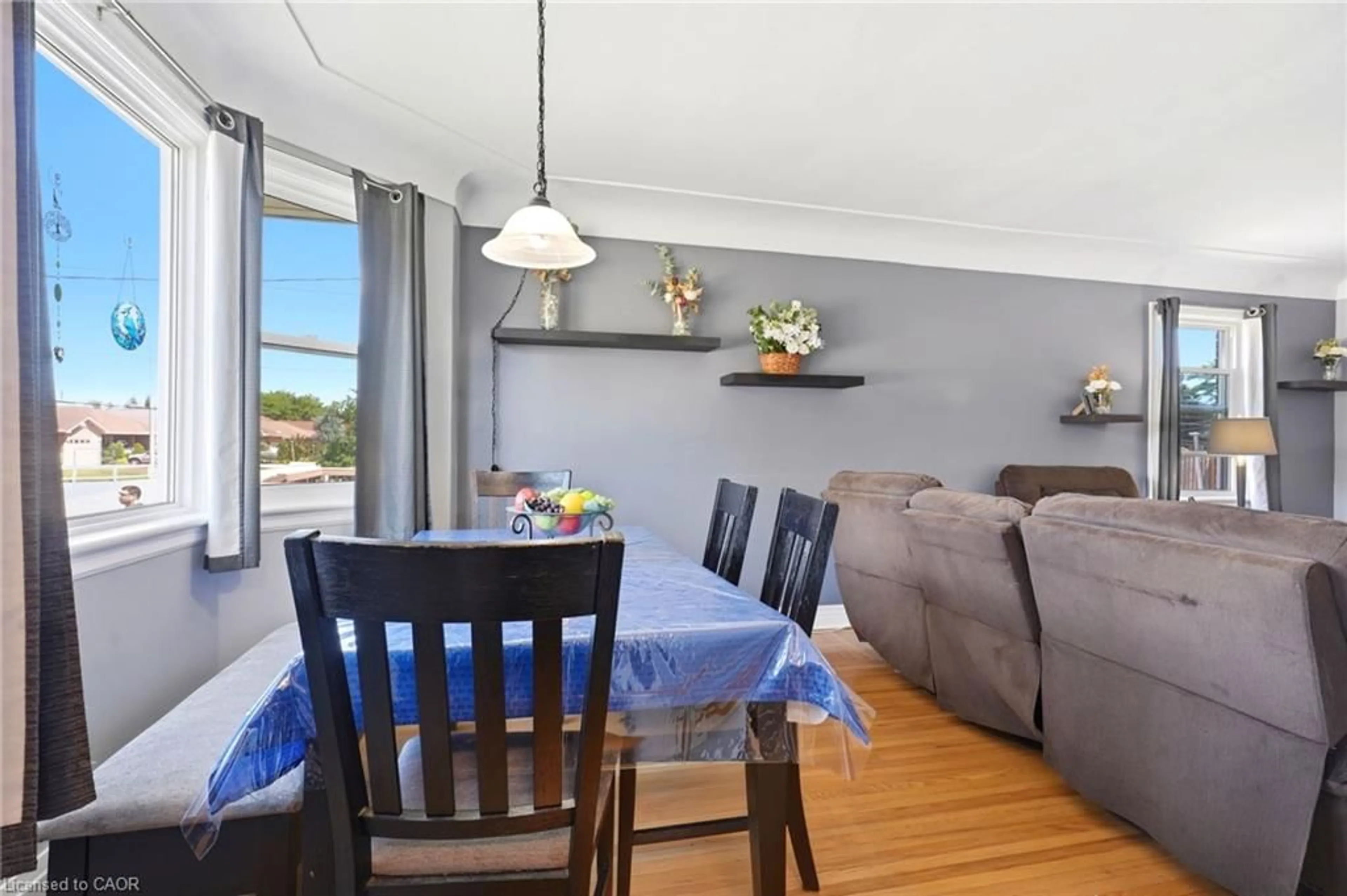 Dining room, wood/laminate floor for 127 Taylor Ave, Hamilton Ontario L8K 3T1