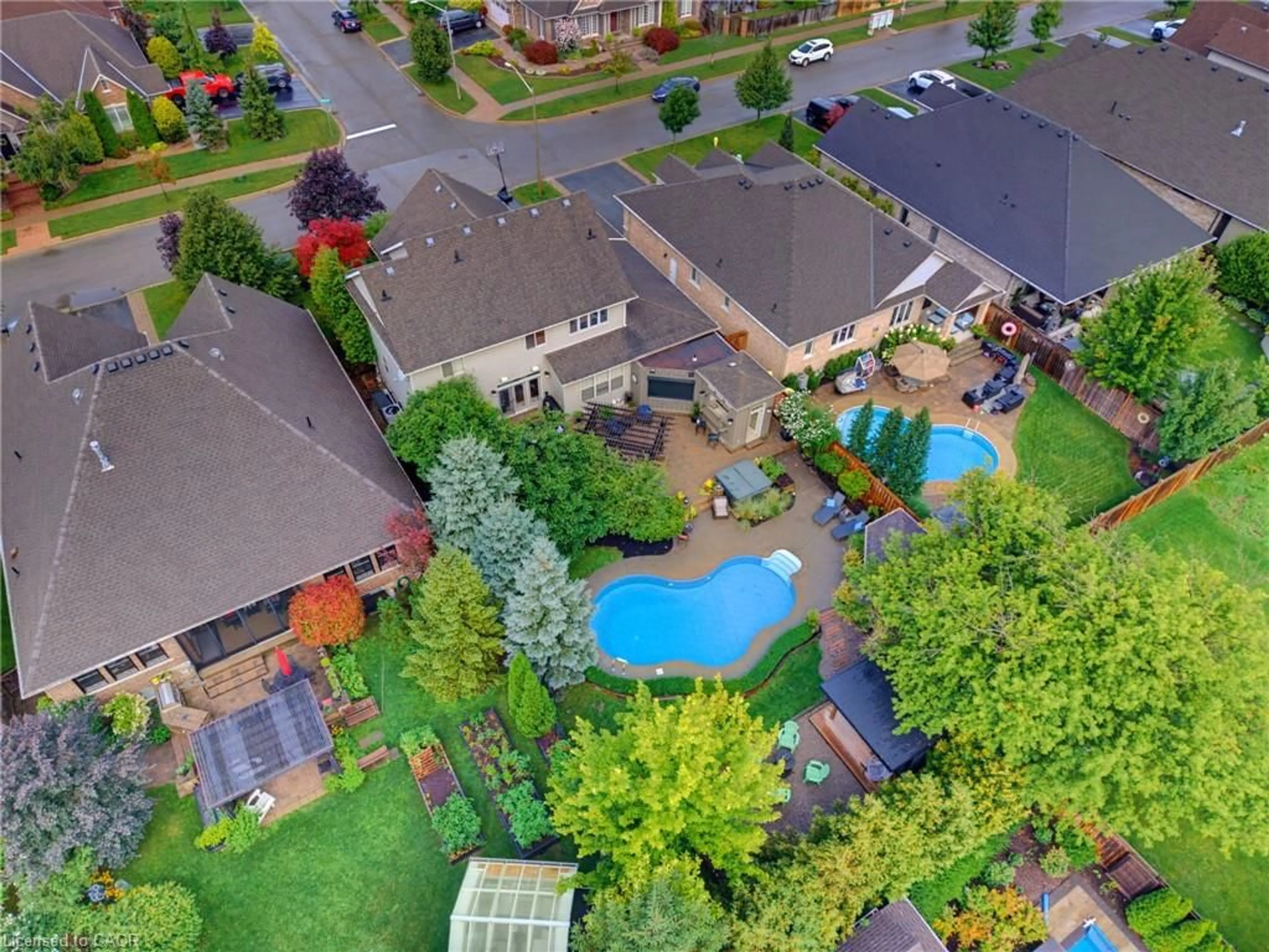 A pic from outside/outdoor area/front of a property/back of a property/a pic from drone, street for 38 Hornak Rd, Smithville Ontario L0R 2A0