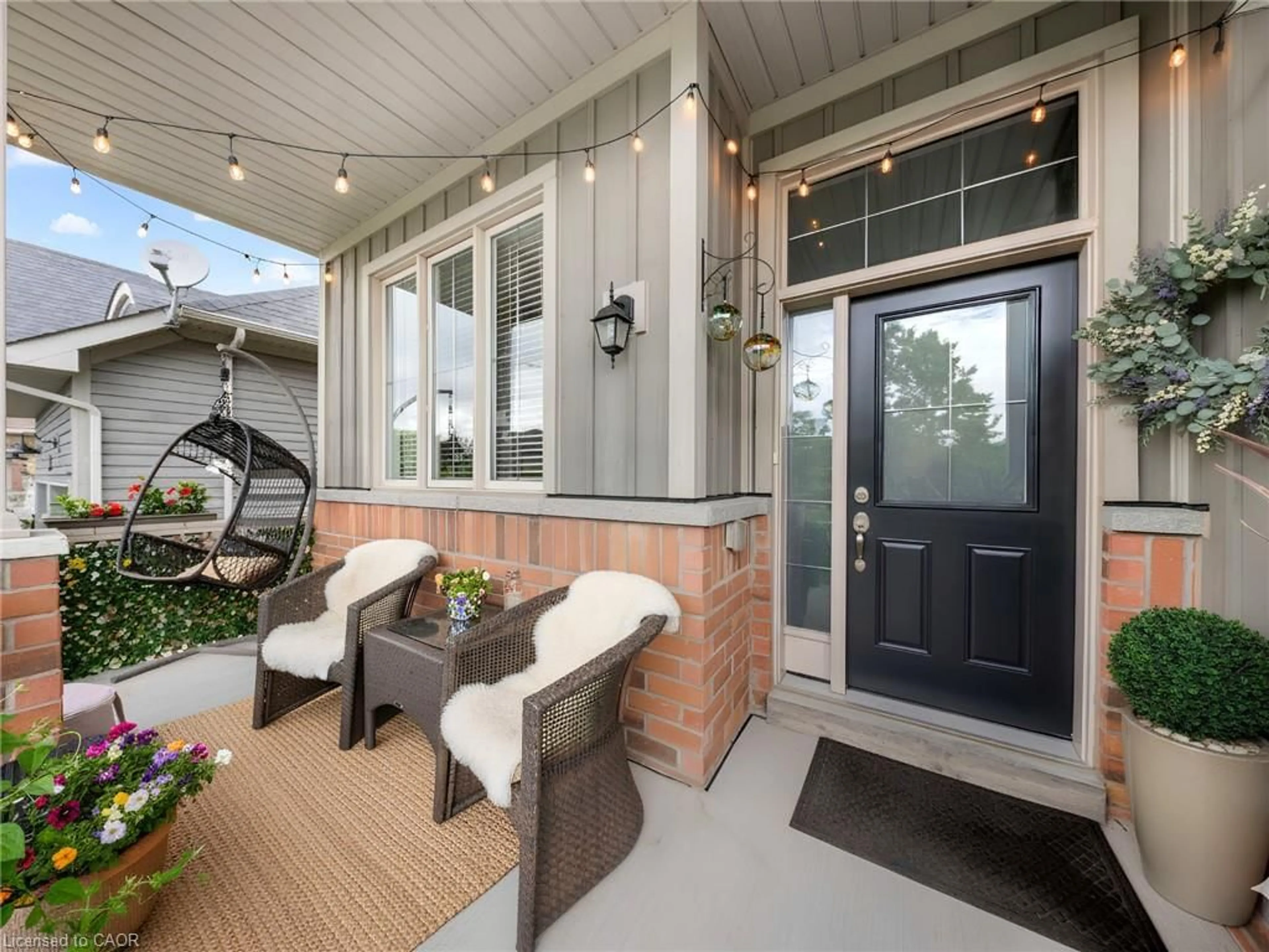 Indoor entryway for 18 Hughes St, Collingwood Ontario L9Y 0W7