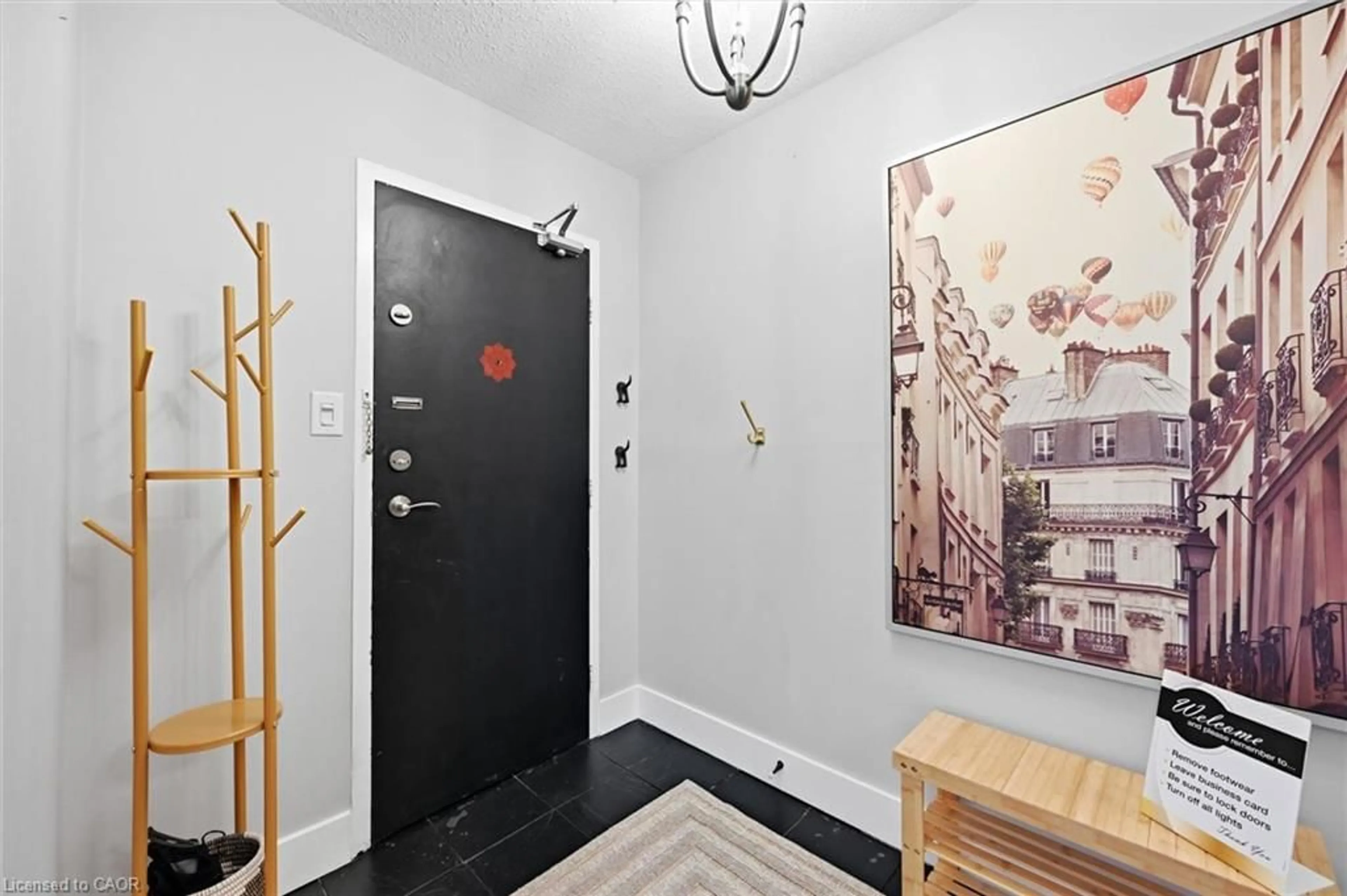 Indoor entryway for 75 Queen St #1903, Hamilton Ontario L8R 3J3