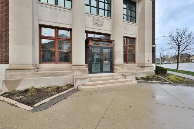 404 King St #424, Kitchener 2