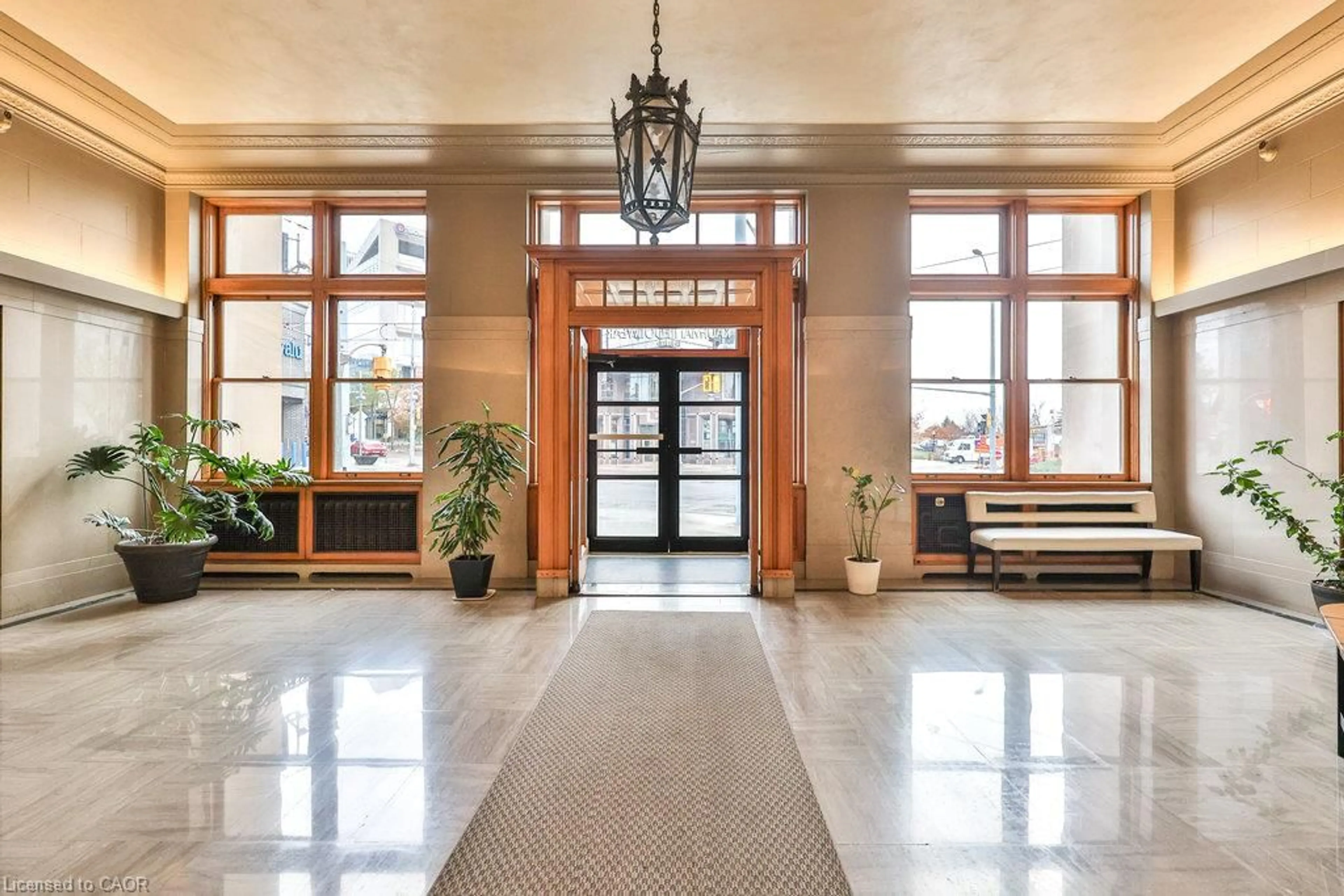 Lobby for 404 King St #424, Kitchener Ontario N2G 4Z9