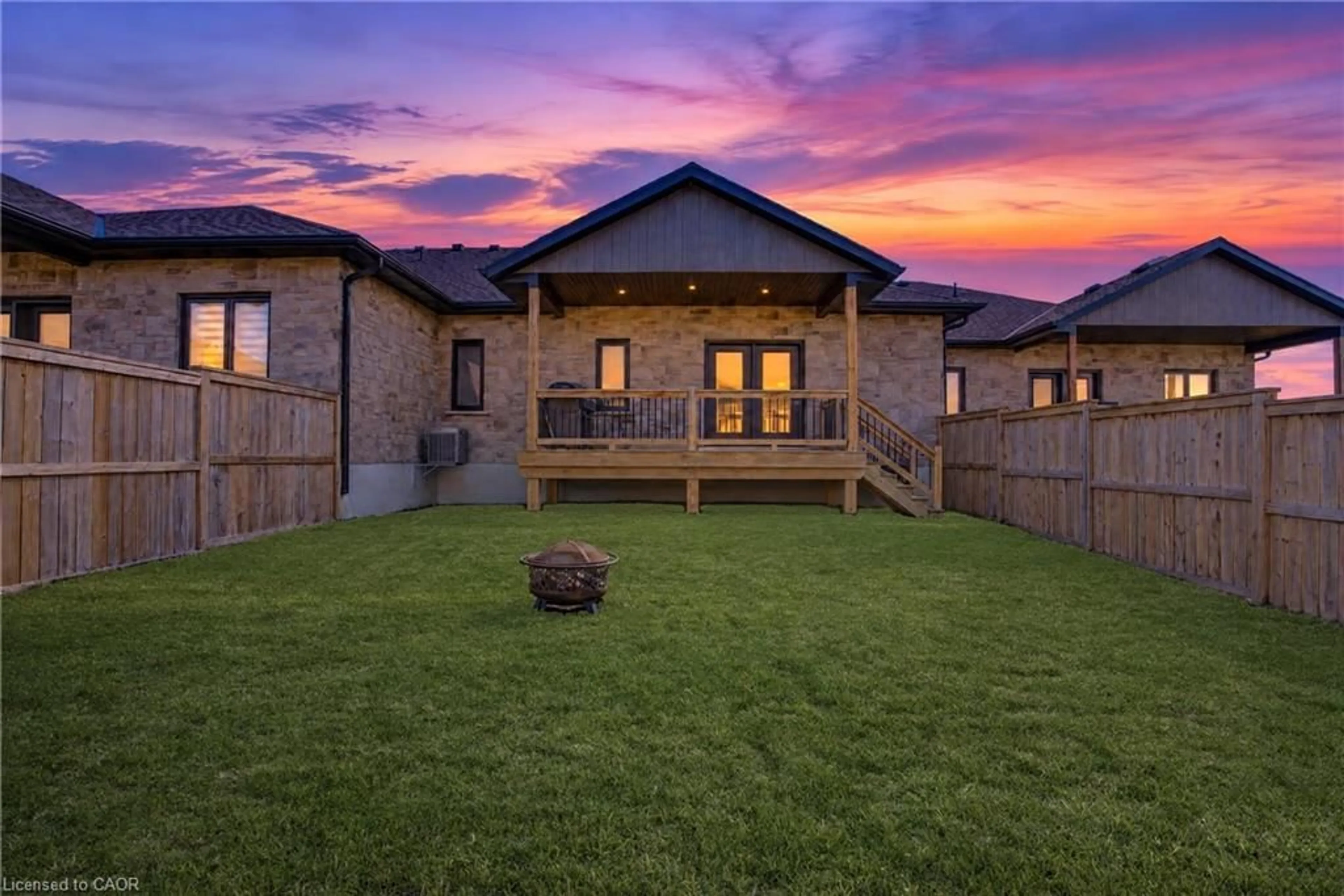 A pic from outside/outdoor area/front of a property/back of a property/a pic from drone, building for 278 Mccourt Pl, Atwood Ontario N0G 1B0