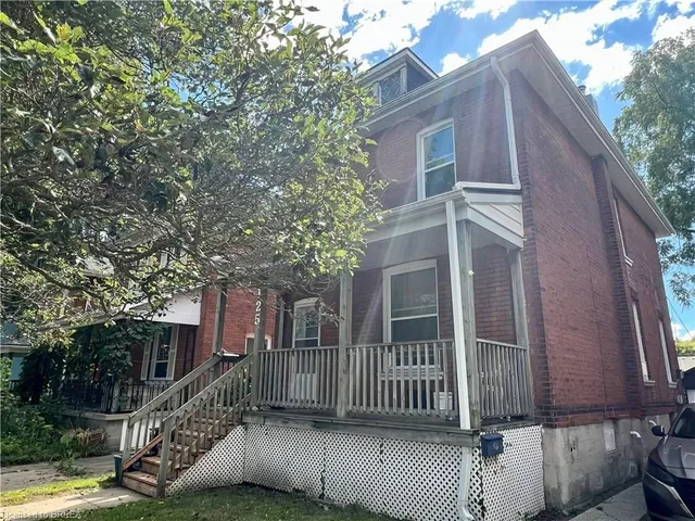 125 Marlborough St, Brantford 3