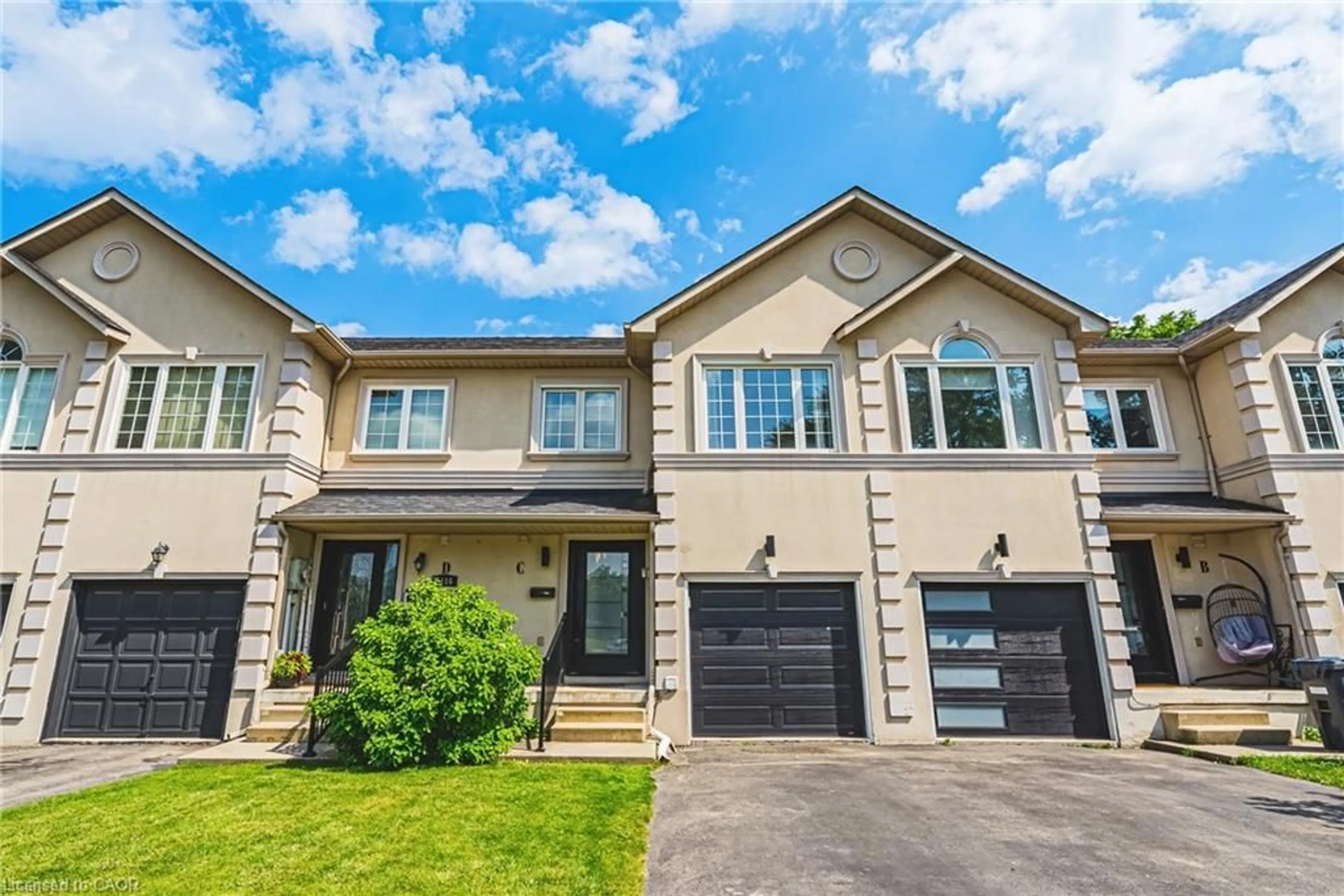 Home with vinyl exterior material, street for 2116 Prospect St #C, Burlington Ontario L7R 1Y9