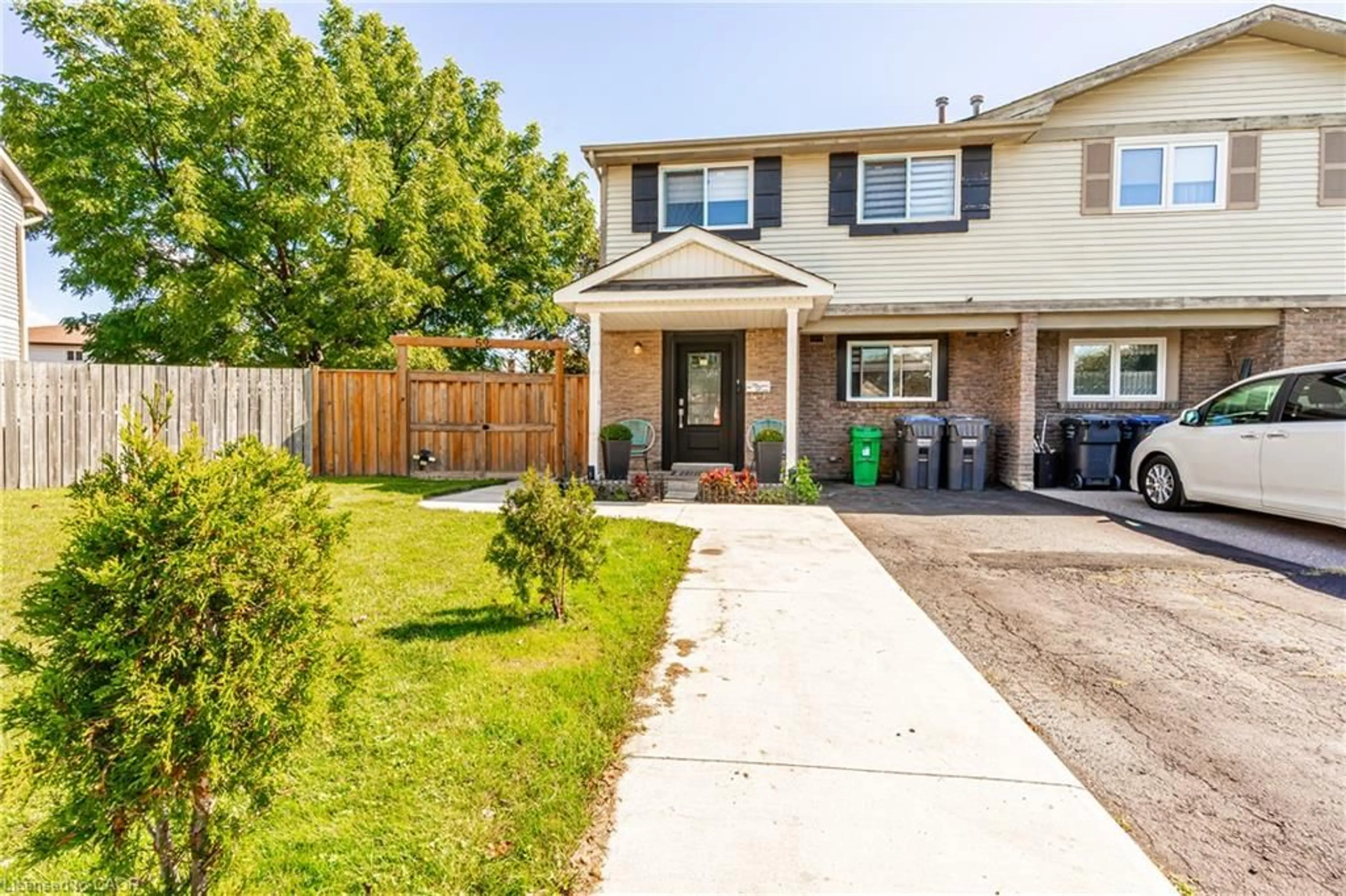 Home with vinyl exterior material, street for 52 Charters Rd, Brampton Ontario L6P 3A8