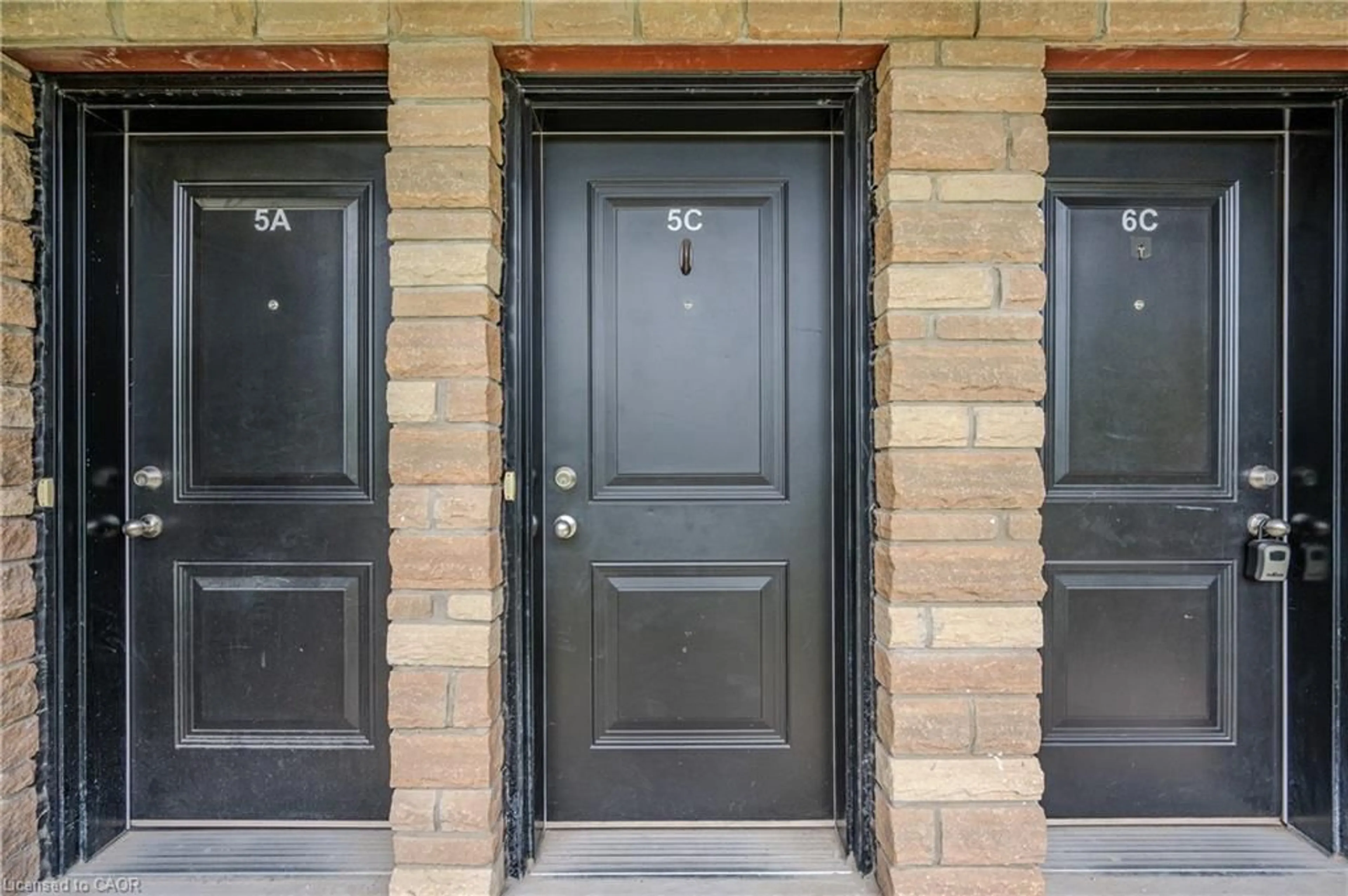 Indoor entryway for 164 Heiman St #5C, Kitchener Ontario N2M 0B8