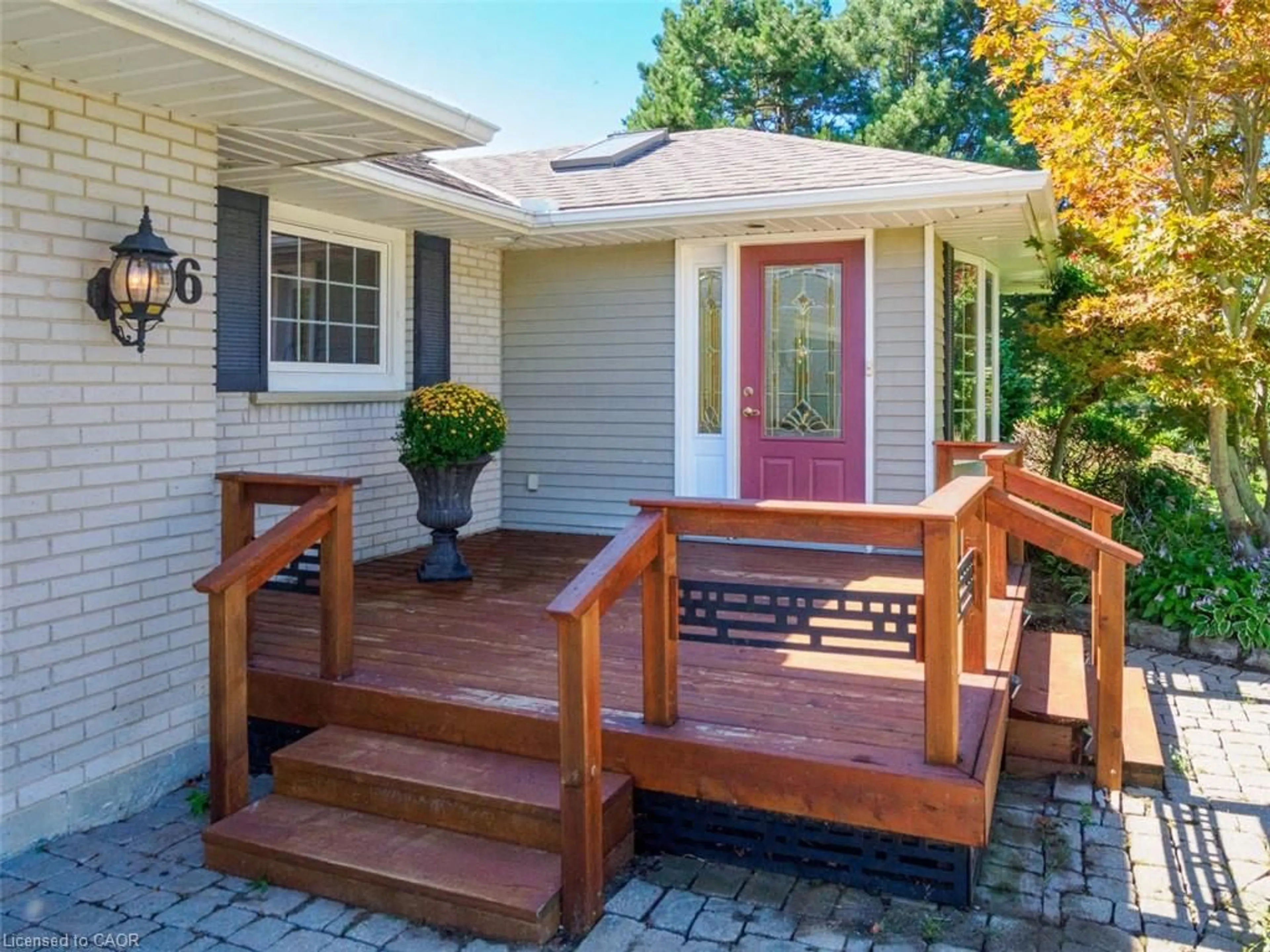 Home with vinyl exterior material, street for 46 Sunninghill Dr, Port Dover Ontario N0A 1N6